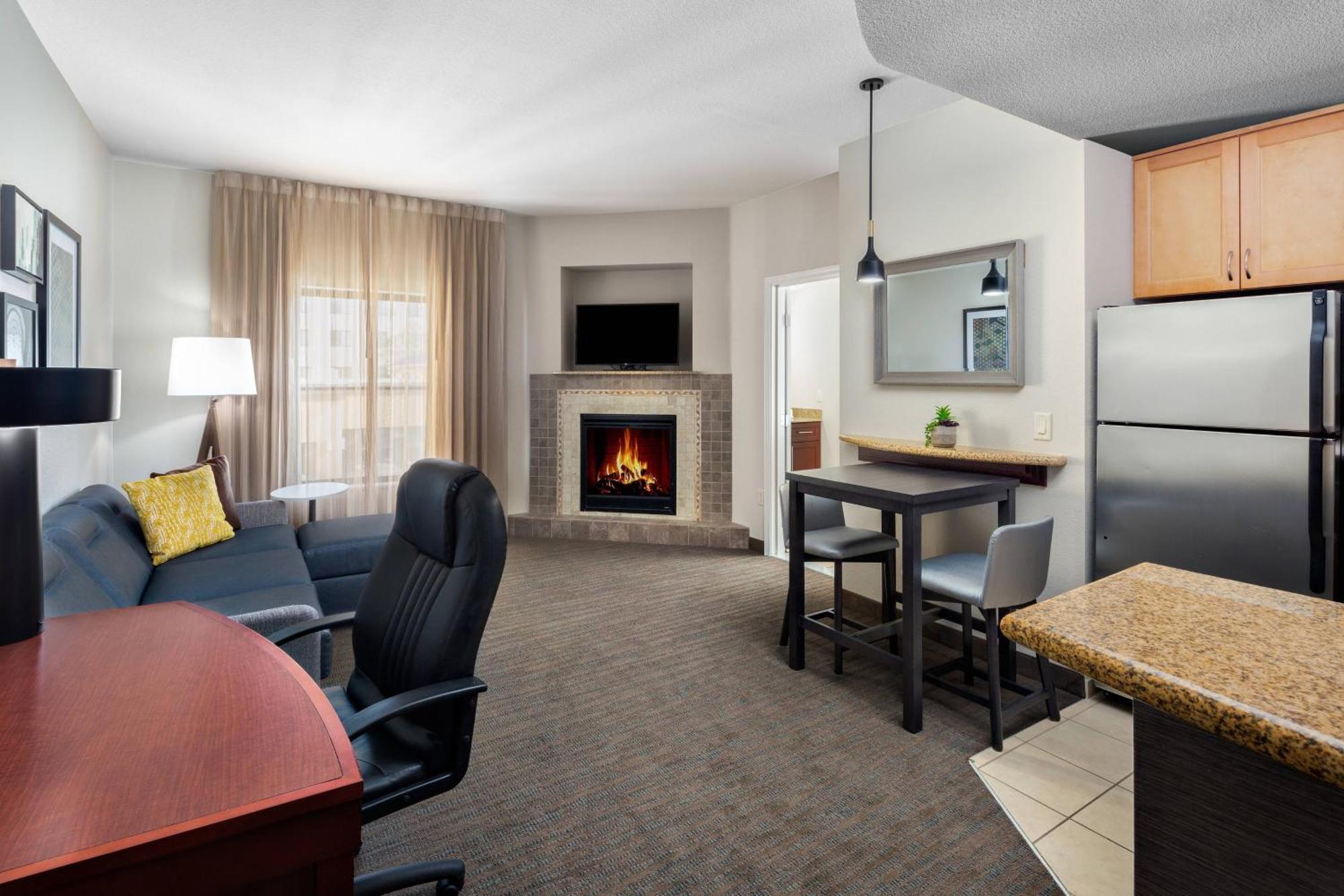One-Bedroom Suite,1634410507:JPEG