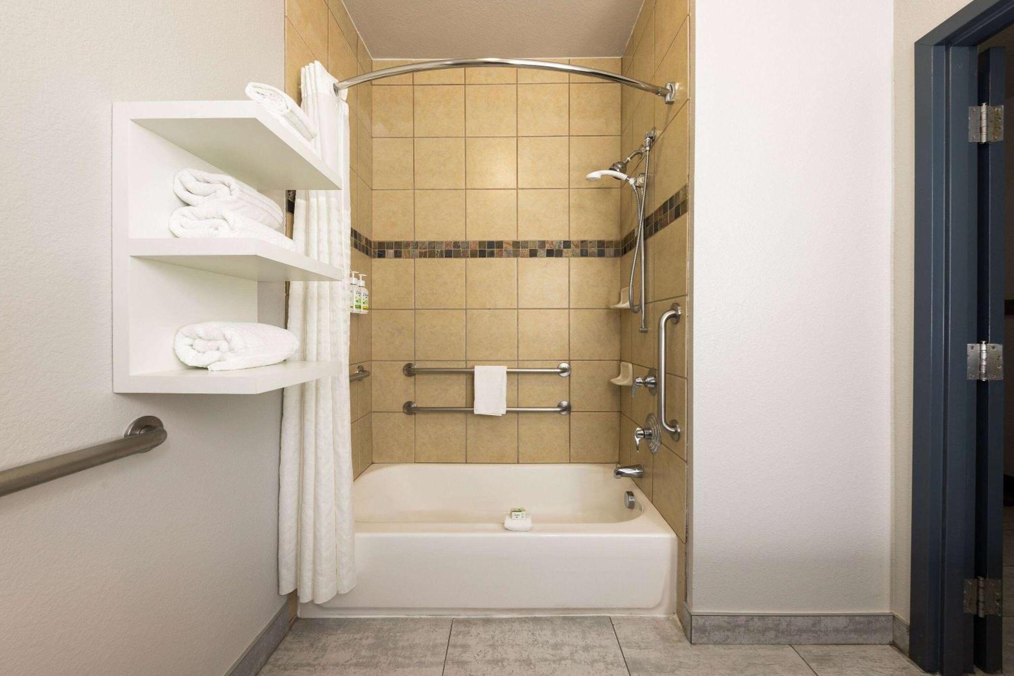 Queen Room Two Queen Beds Bath Tub Mobility or Hearing Accessible Non-Smoking