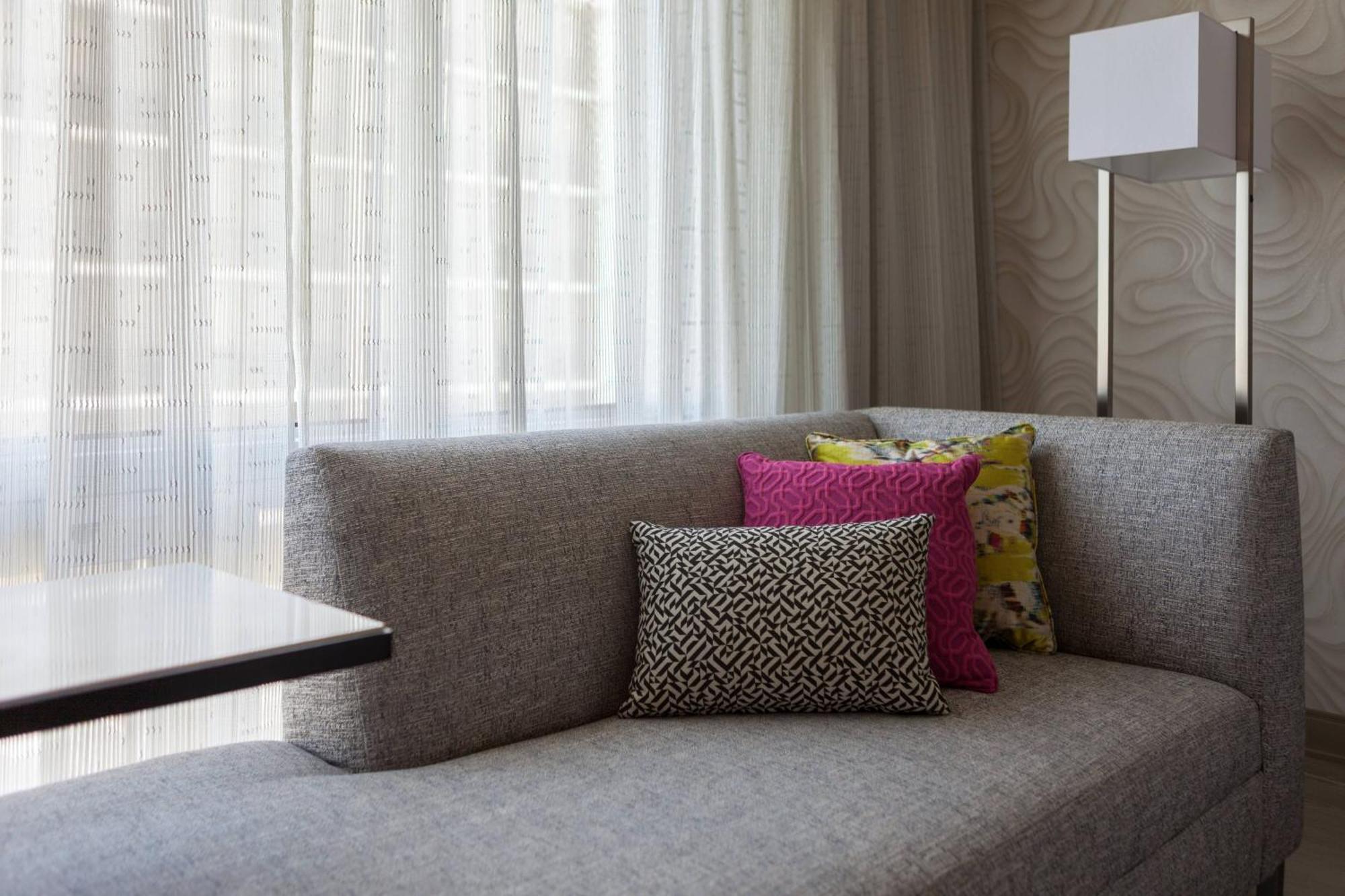 Guest Room King Bed