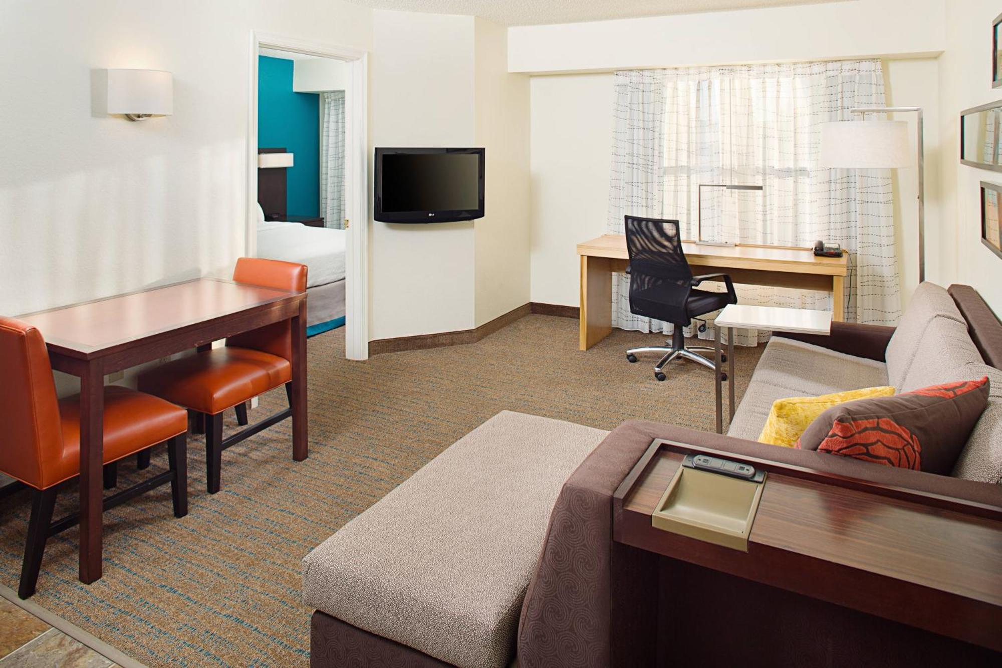 One-Bedroom Queen Suite with Sofa Bed - Hearing Accessible