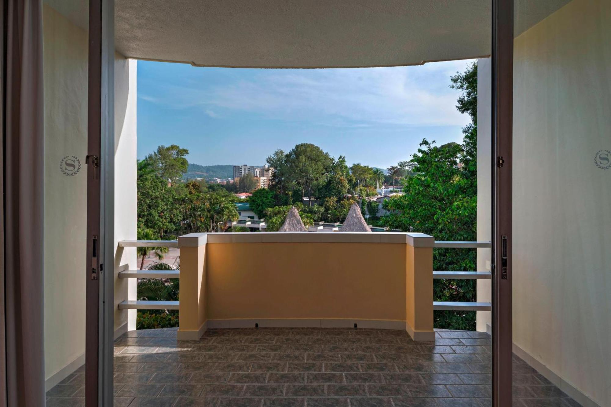 Deluxe Room Single Guest room 1 King Balcony