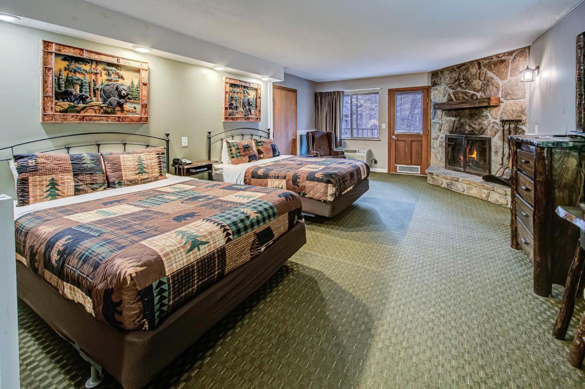 Deluxe Queen Room Two Queen Beds