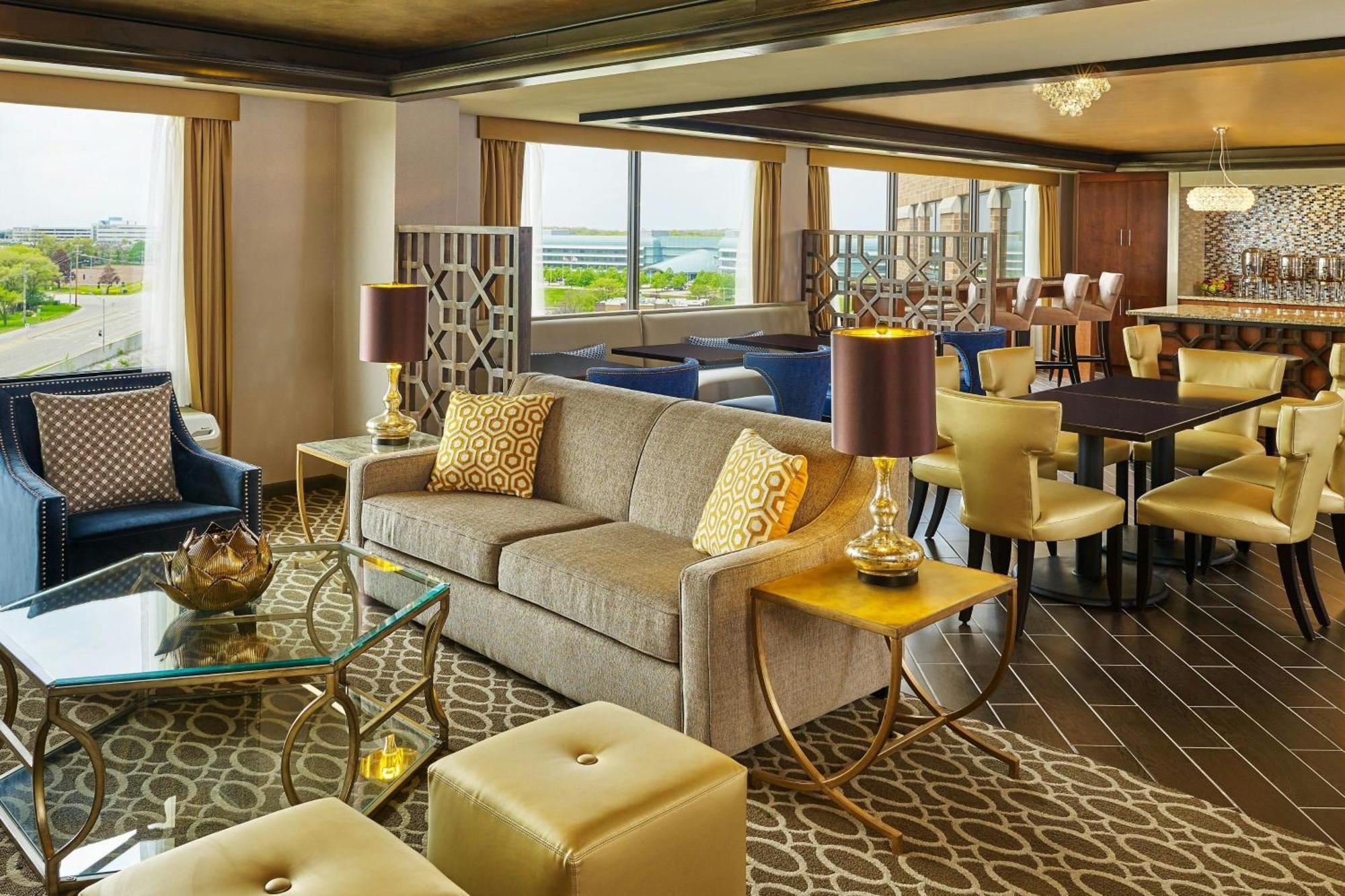 Queen Room with Two Queen Beds - Club Access