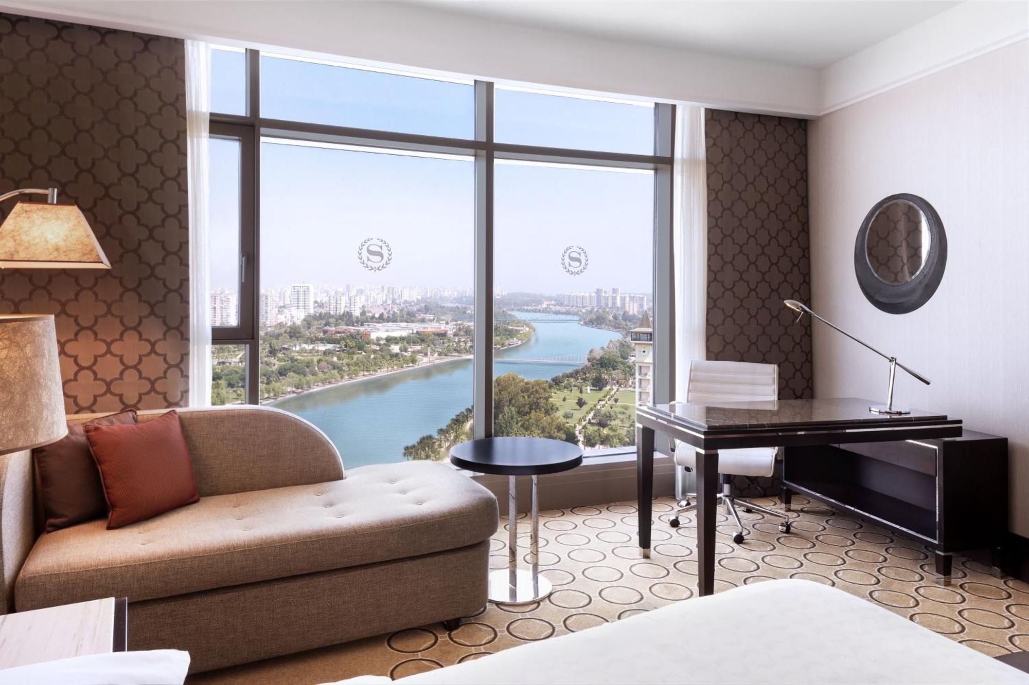 Club Twin Room Club lounge access Guest room 2 Twin or Single Beds River view