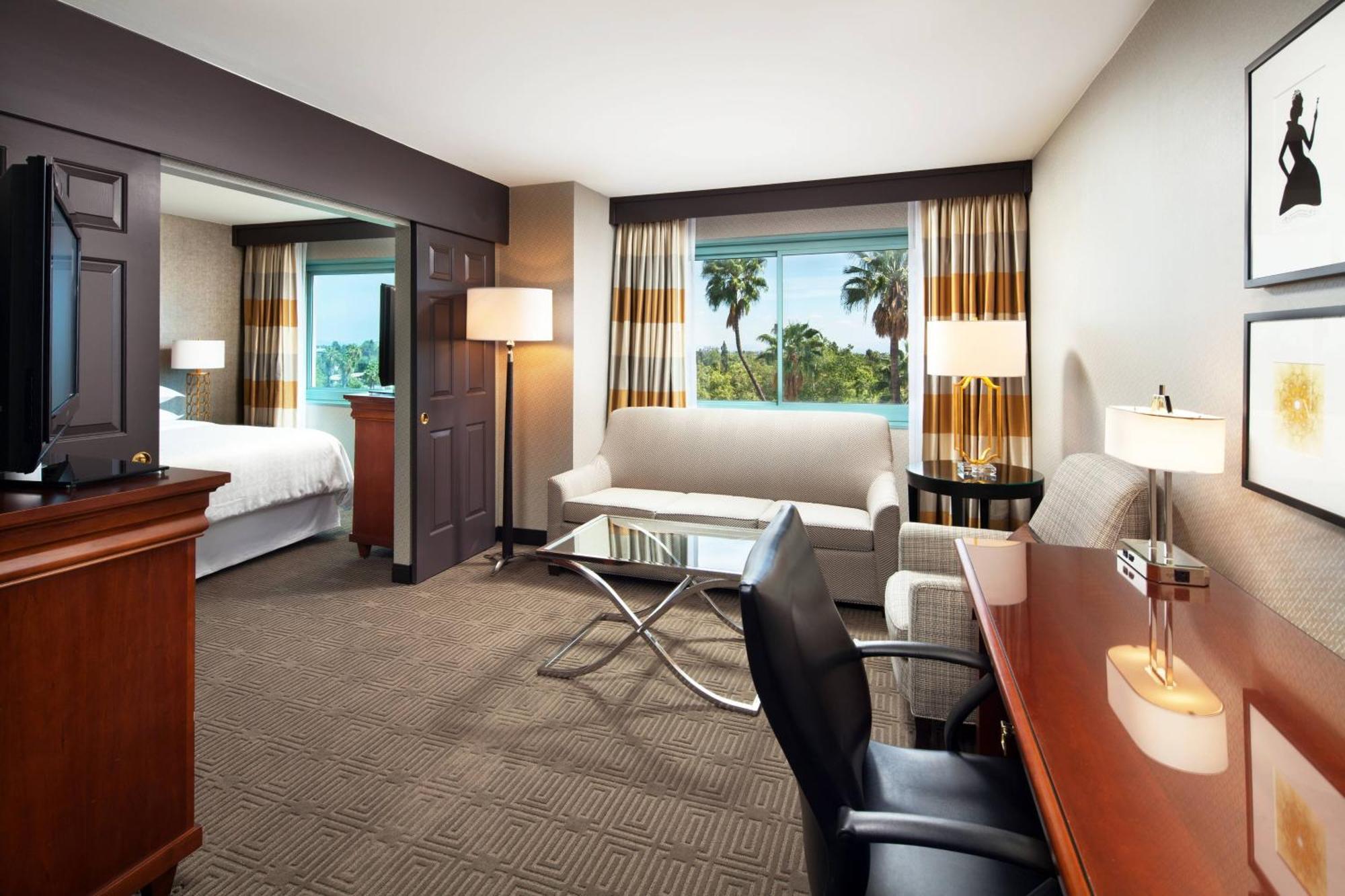 Club level Guest room 1 King Sofa bed High floor,1634431334:JPEG