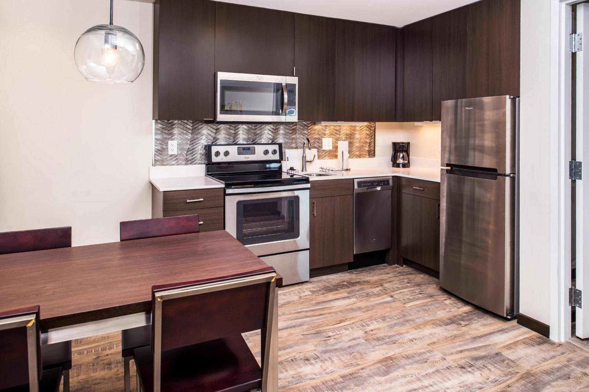 2 Bedroom Suite
