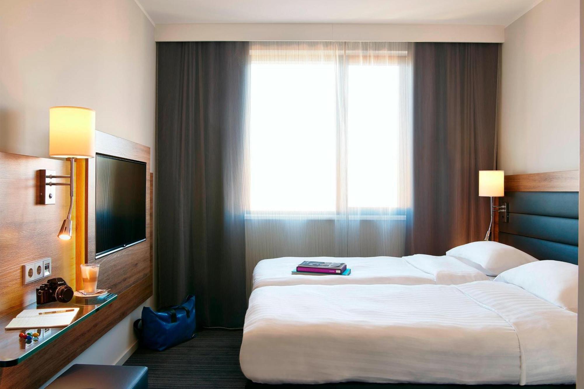 Moxy Twin Room