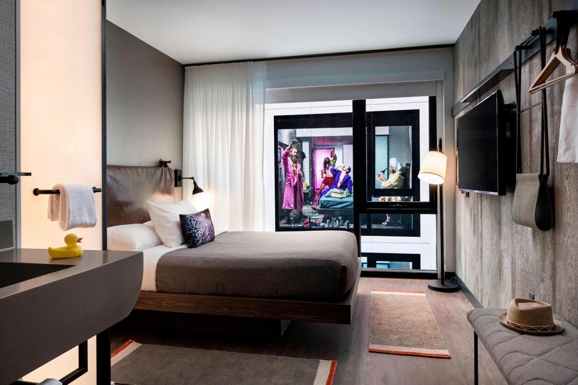 Queen Room Inner Circle View