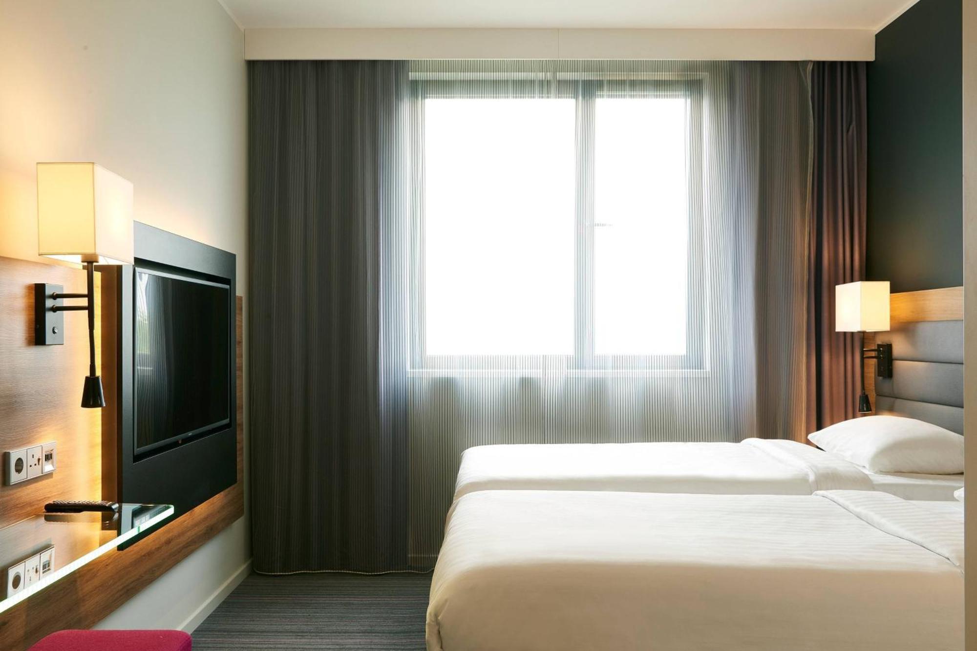 Moxy Double Sleeper Twin Room