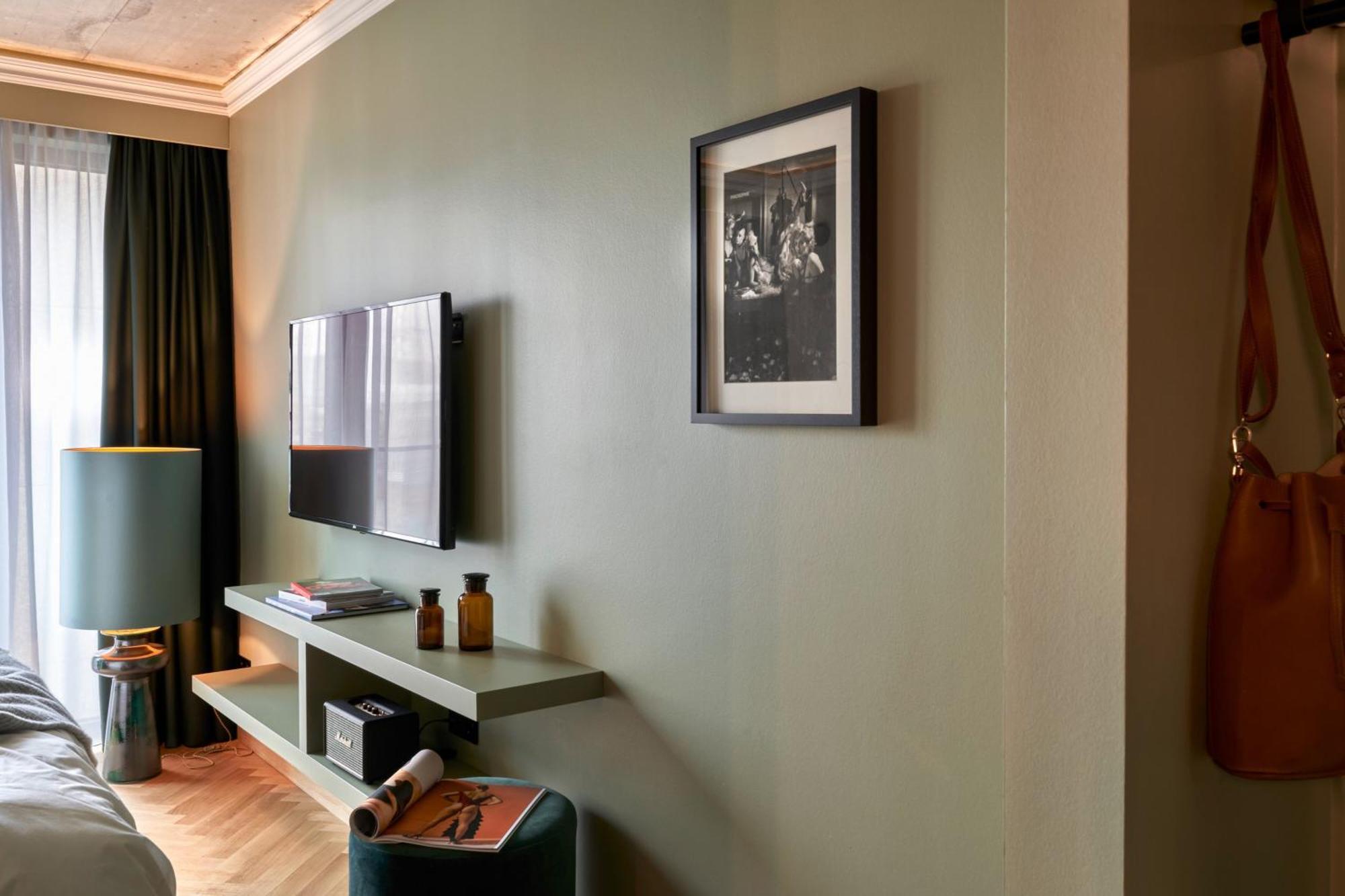 Superior Guest room 1 Queen City view