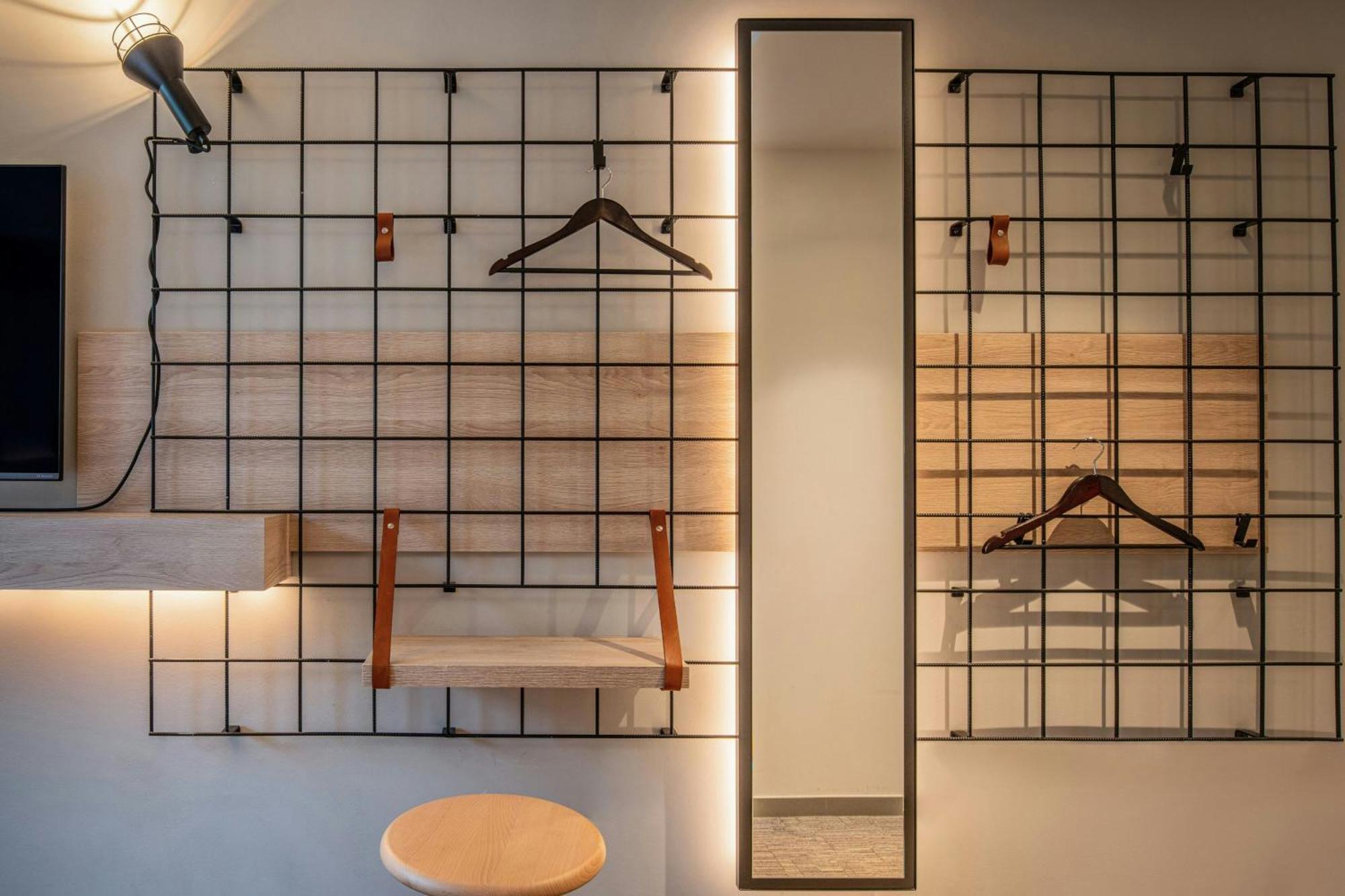 Moxy Sleeper Room Queen bed