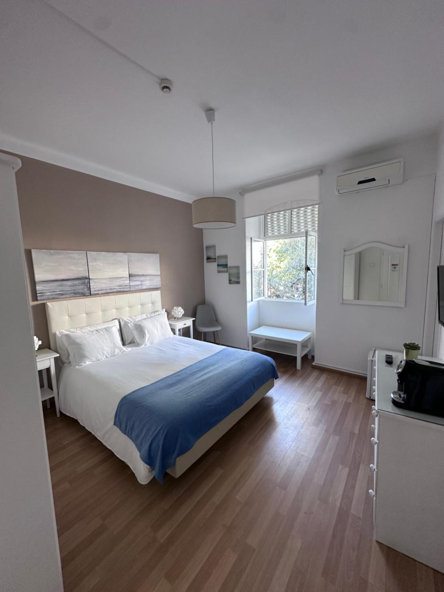Double Room Private Bathroom