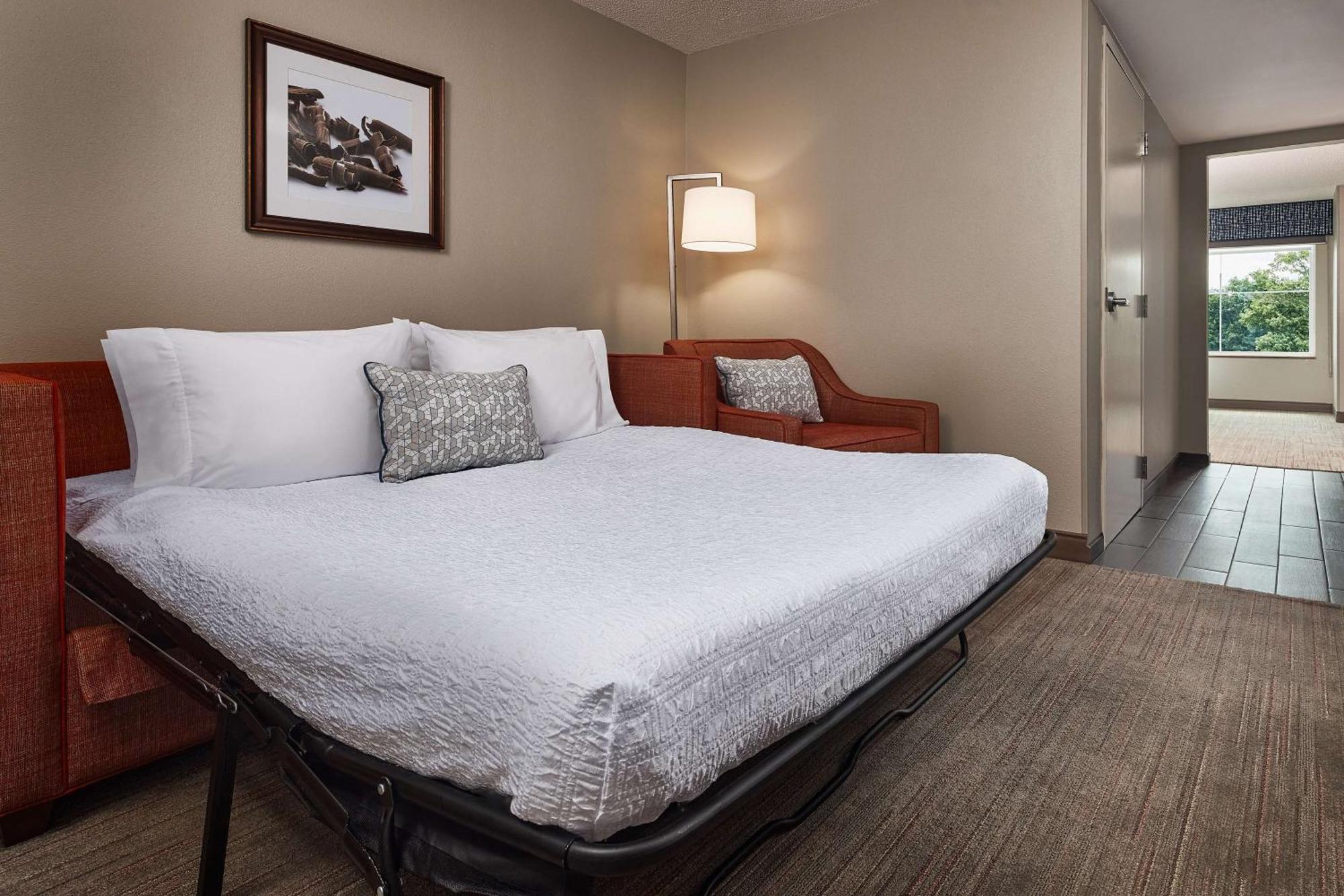 King Room with Sofa Bed - Non-Smoking