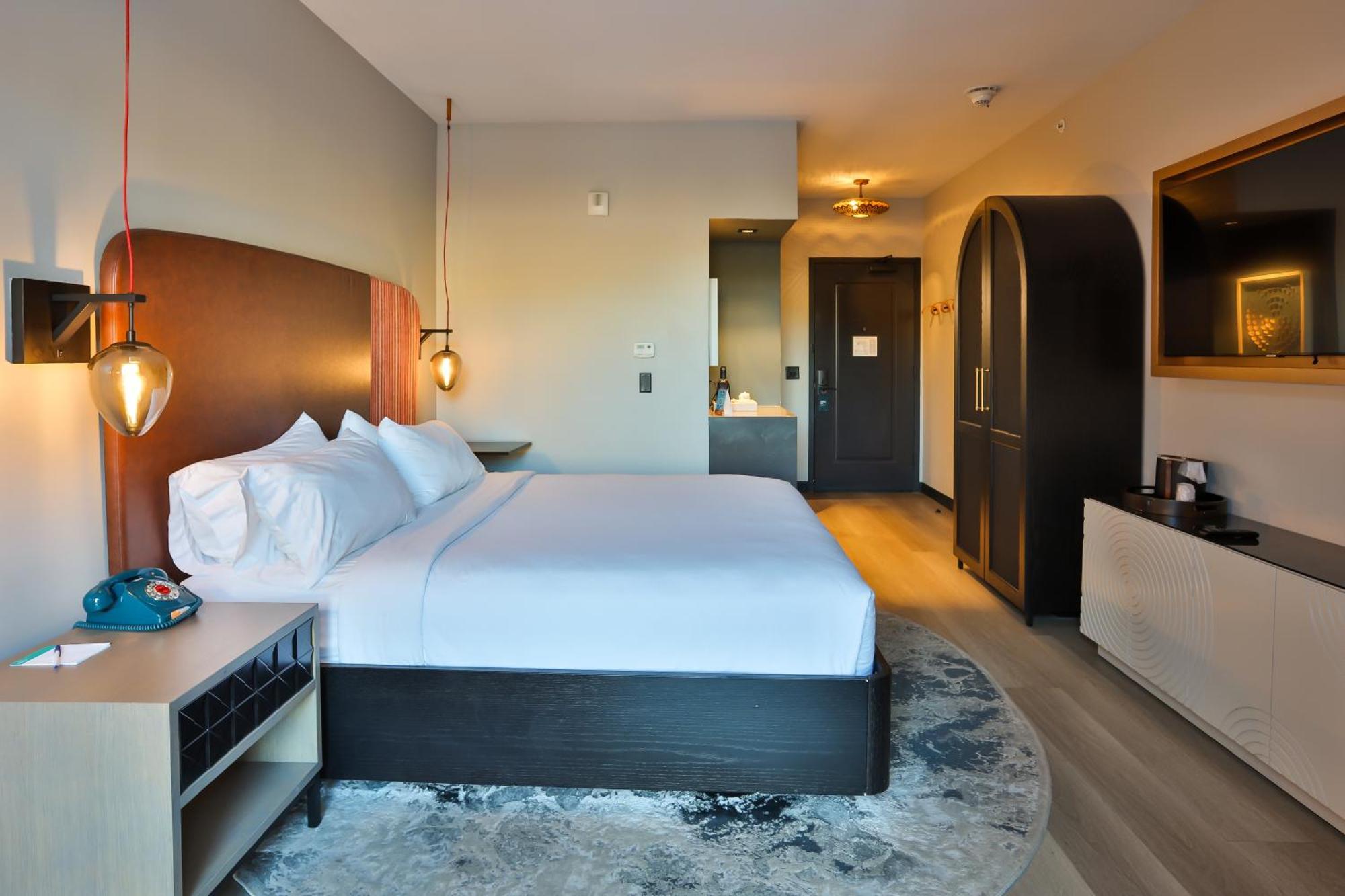 Standard King Room
