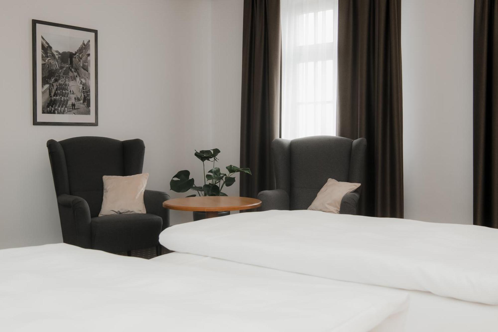 Deluxe Double Room with Bath,1636004718:JPEG
