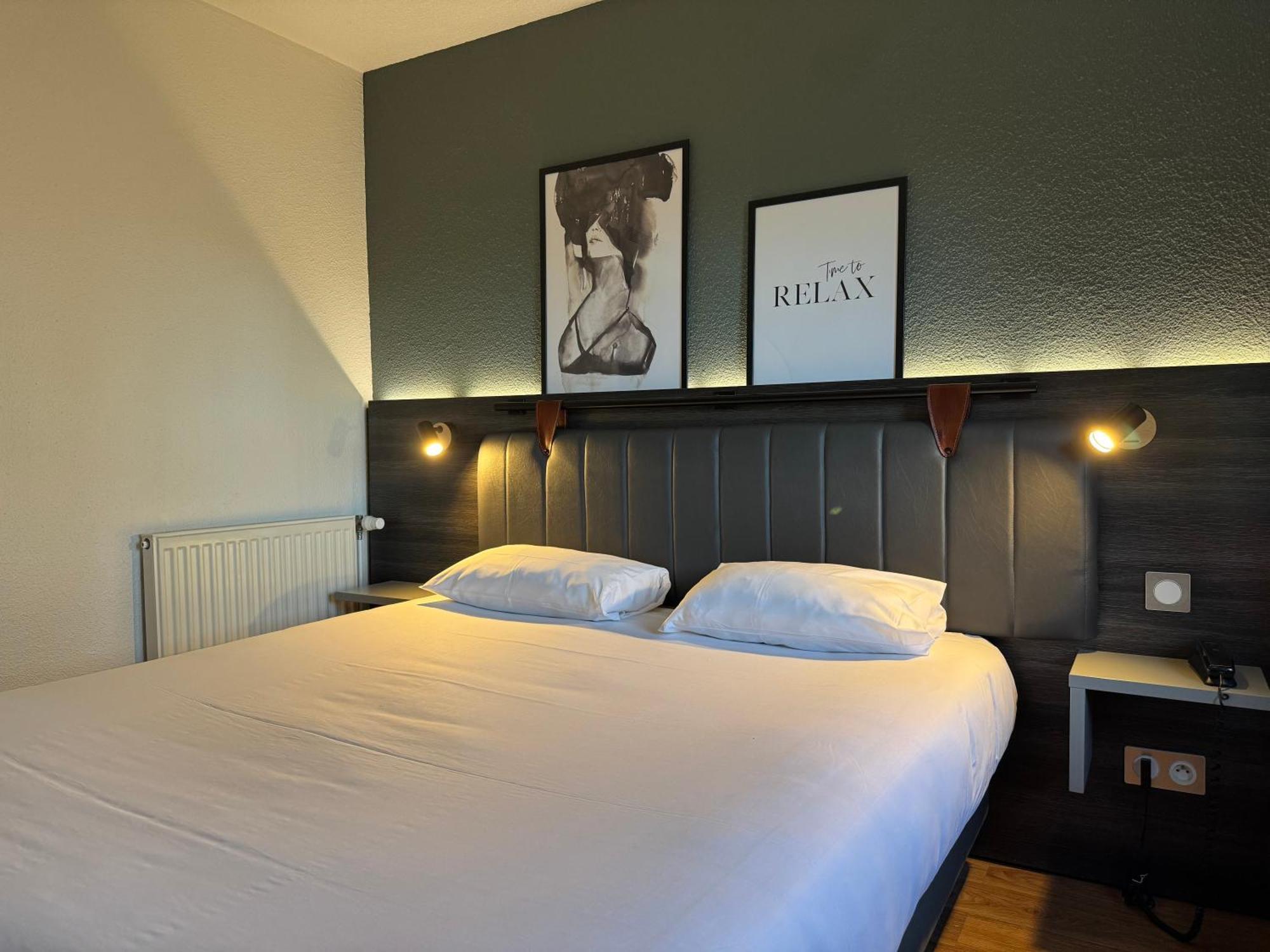Standard Double Room Queen Bed