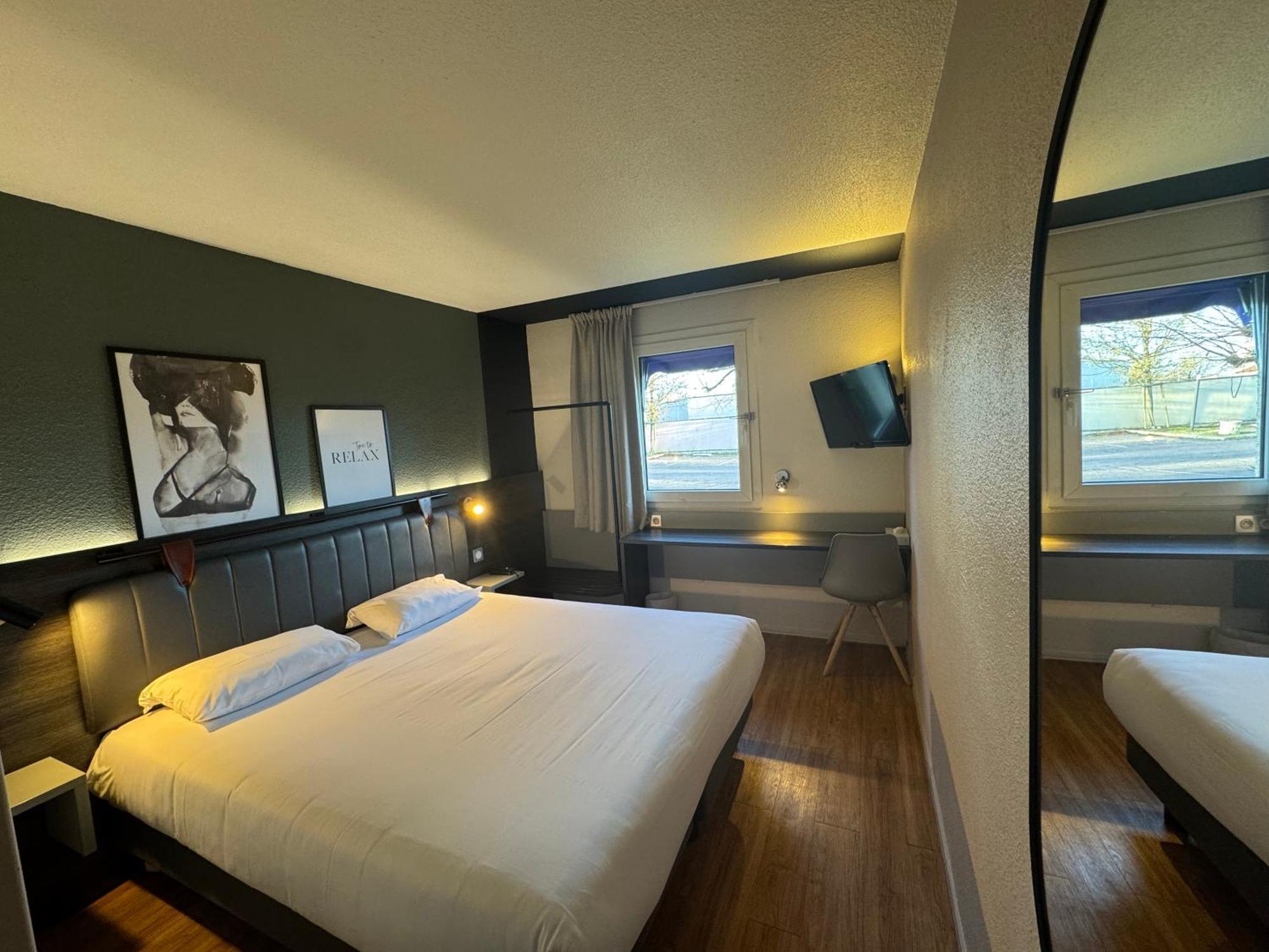 Standard Double Room Queen Bed