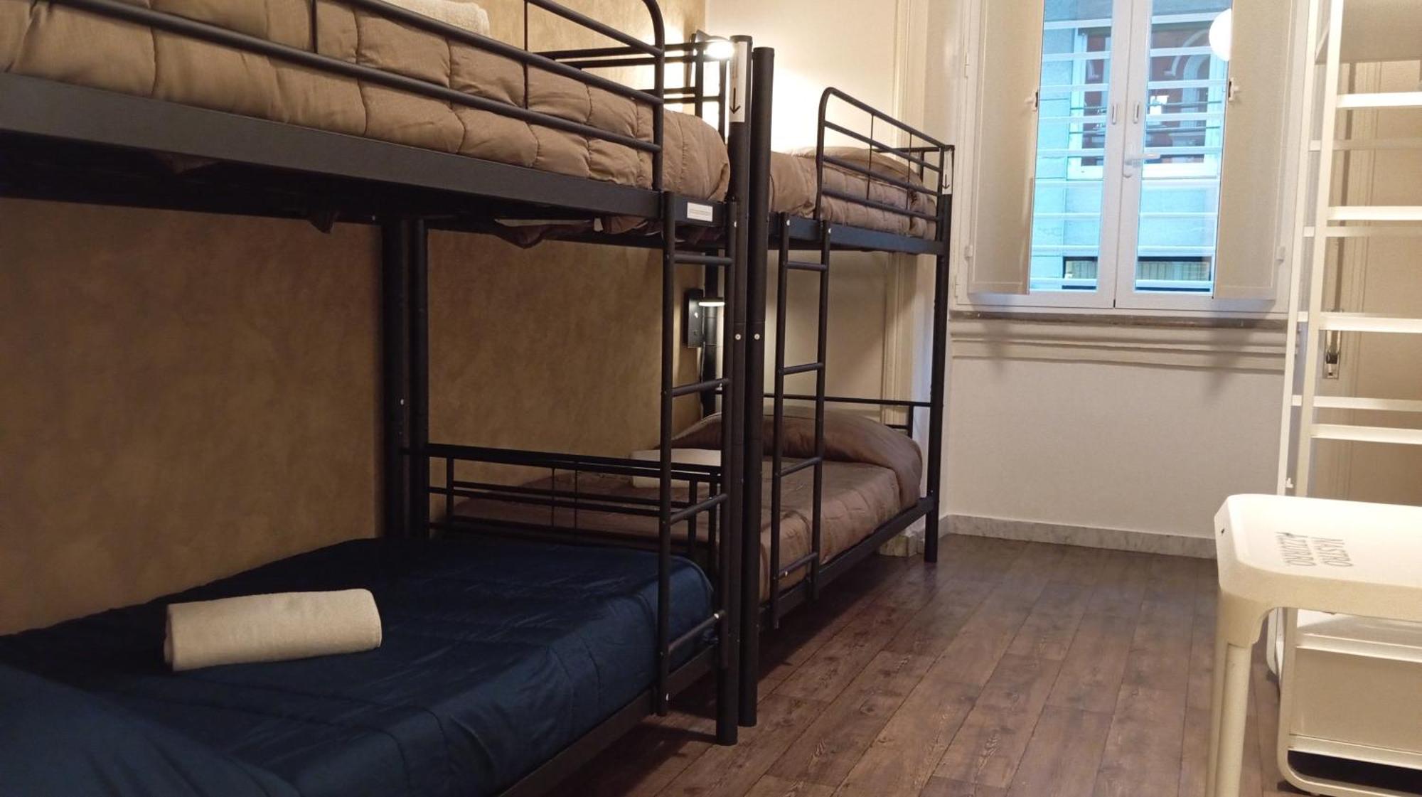 Bunk Bed Mixed Dormitory Room