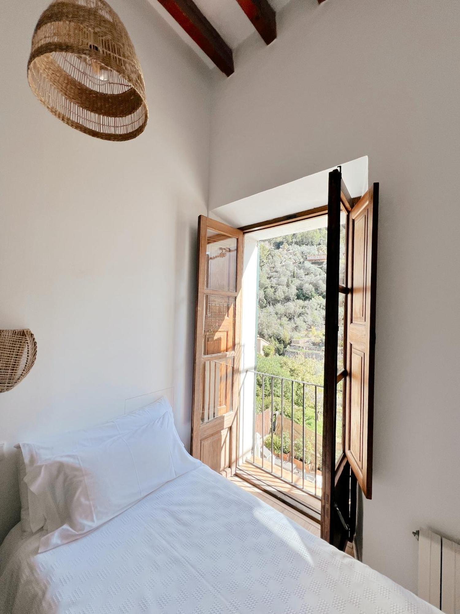 Single Room Mountain View