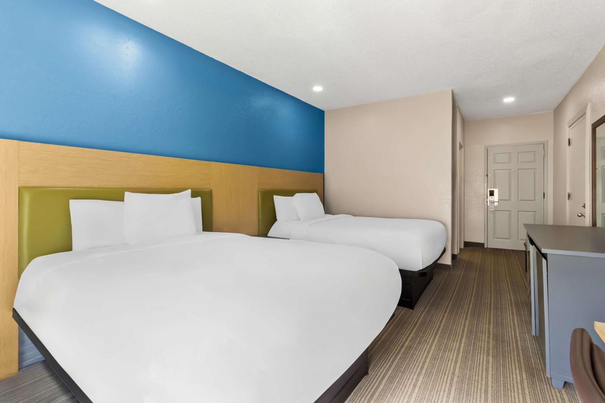 Queen Room Two Queen Beds