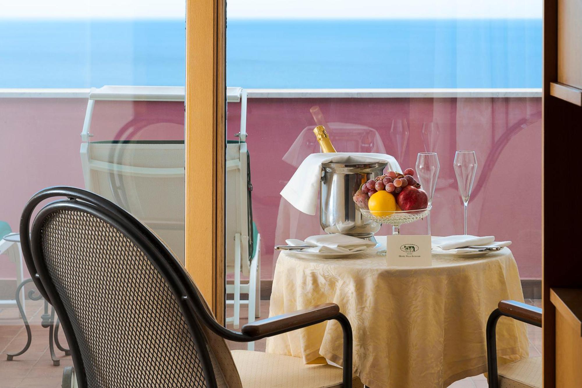 Sunrise Junior Suite with Sea View