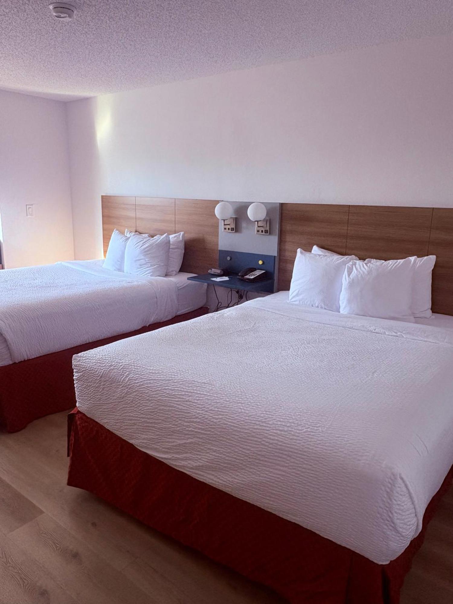 Queen Room Two Queen Beds Non-Smoking