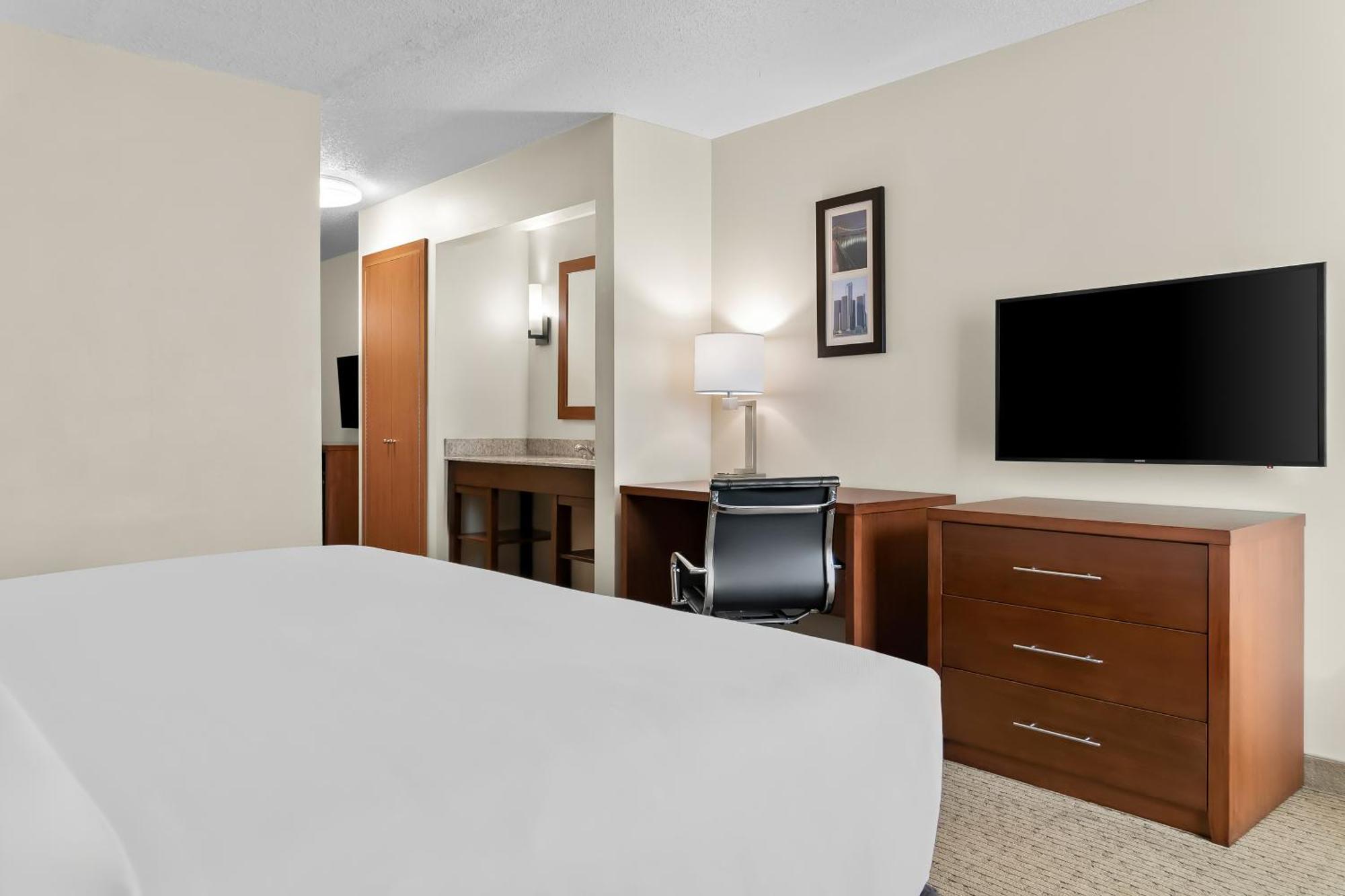 King Suite Non-Smoking