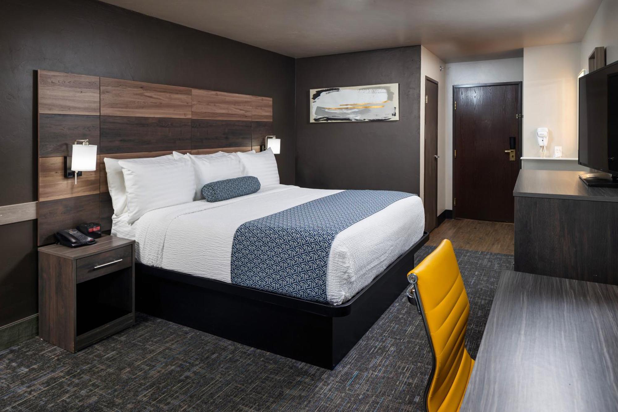 Deluxe King Room