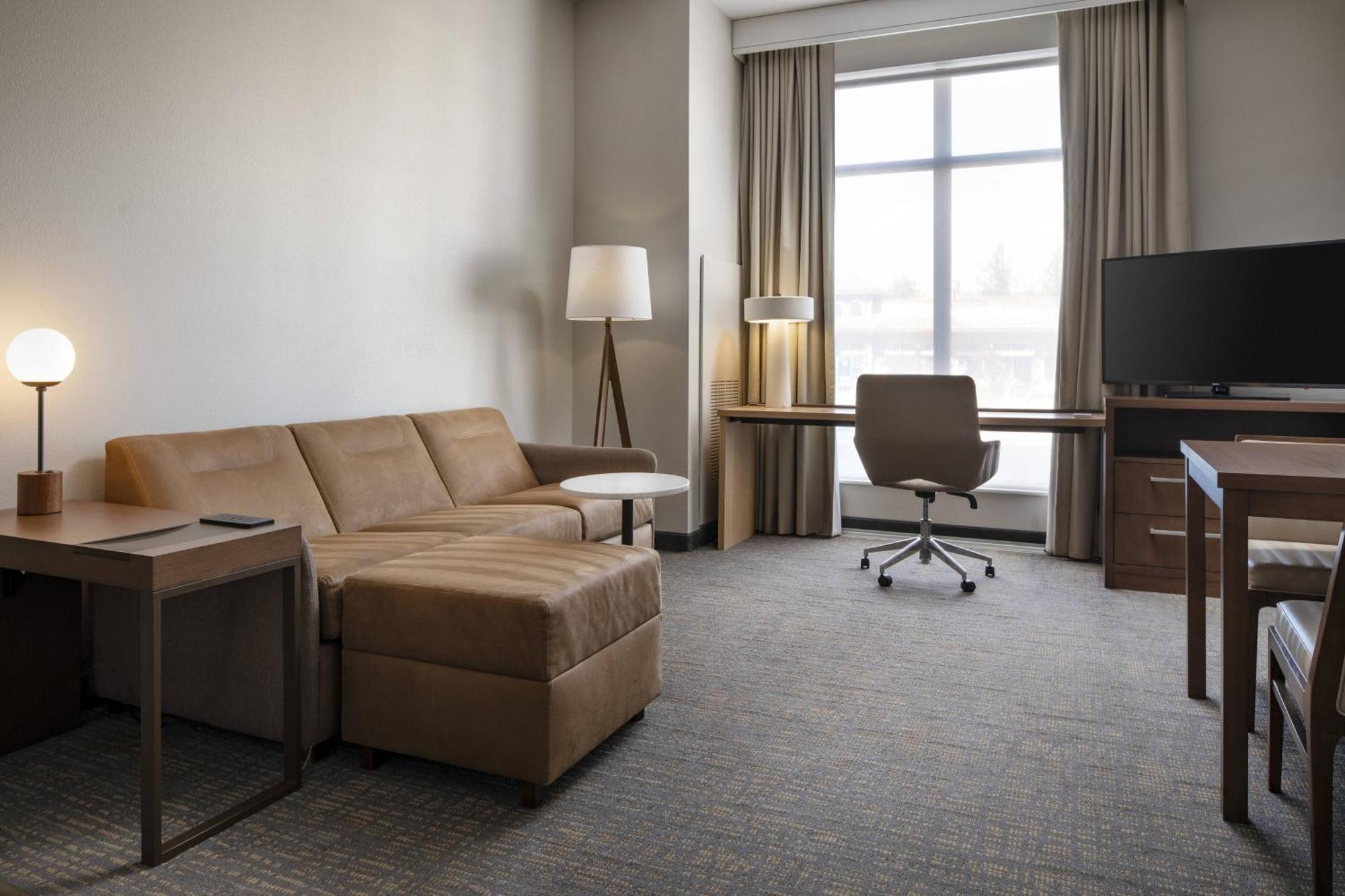 1 Bedroom Suite 1 King