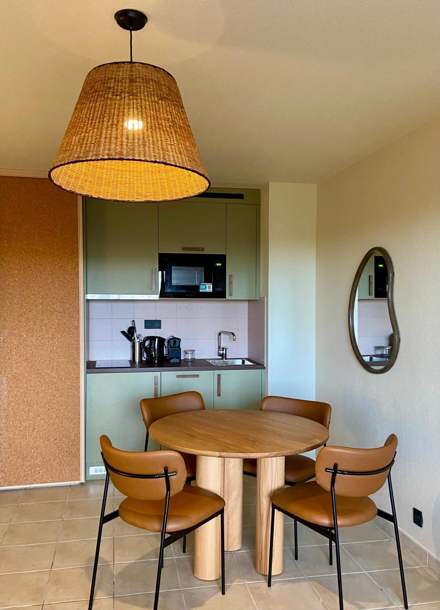 Two-Bedroom Apartment Golf side