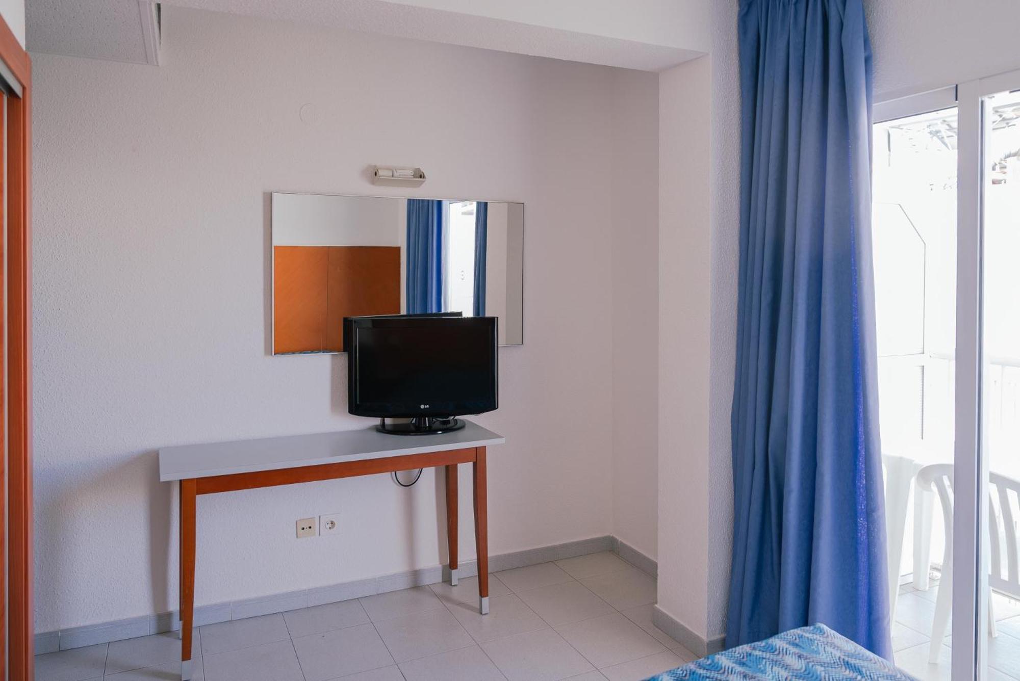 Essential Single Room 1 Addult