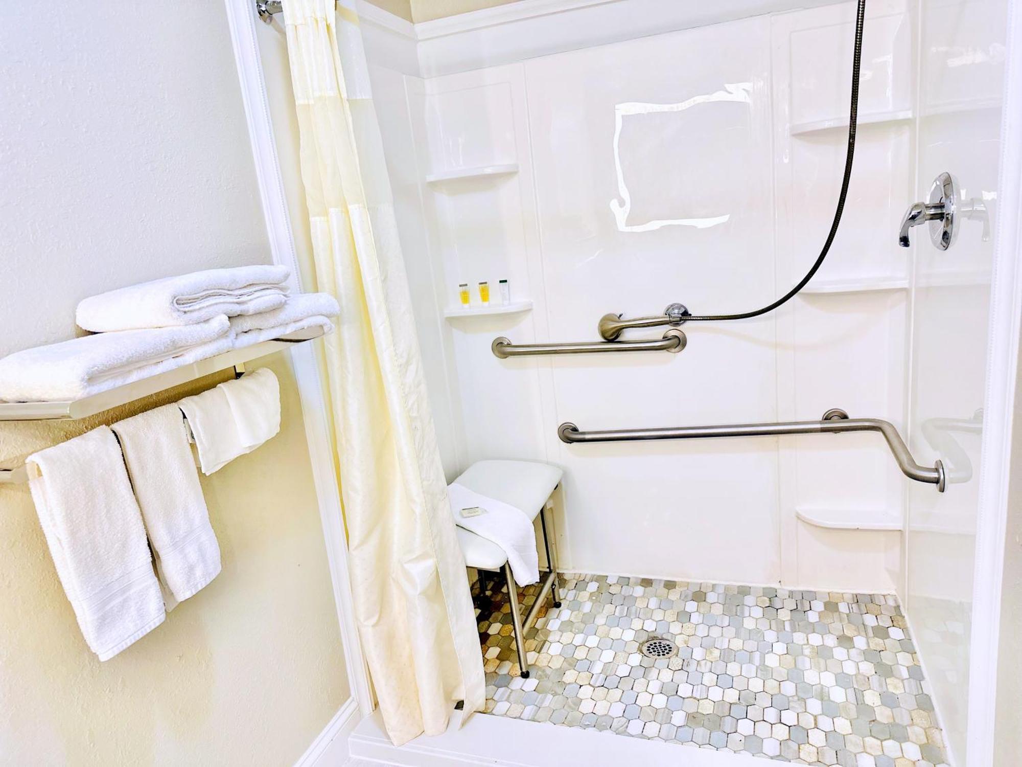 Queen Room Two Queen Beds Mobility Access or Non-Smoking