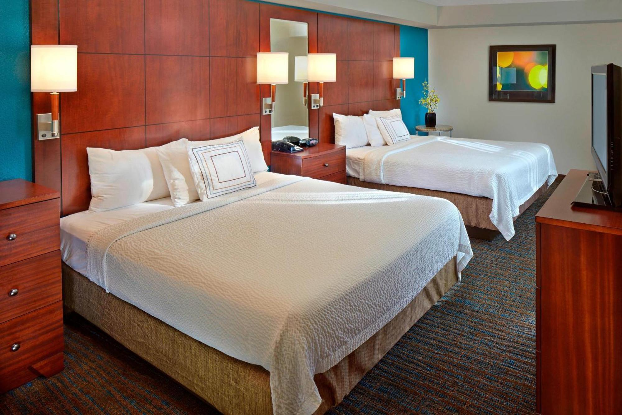 Two Queen One-Bedroom Suite