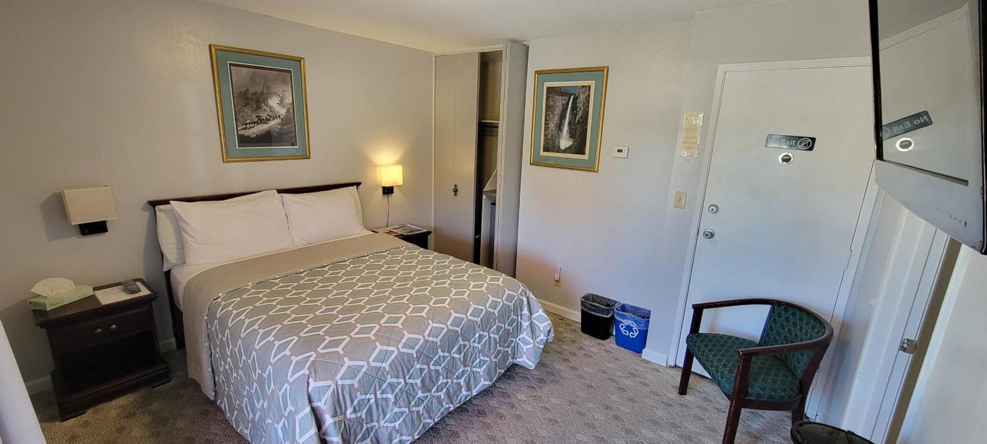 Standard Queen Room