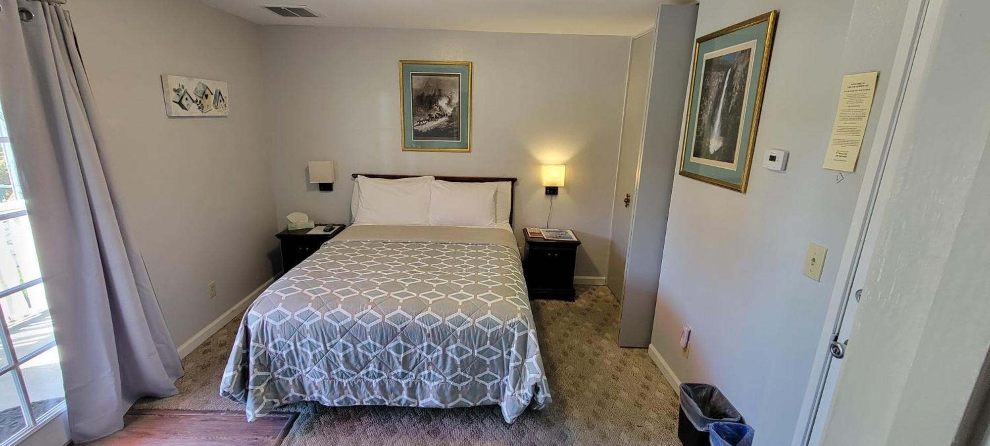 Standard Queen Room