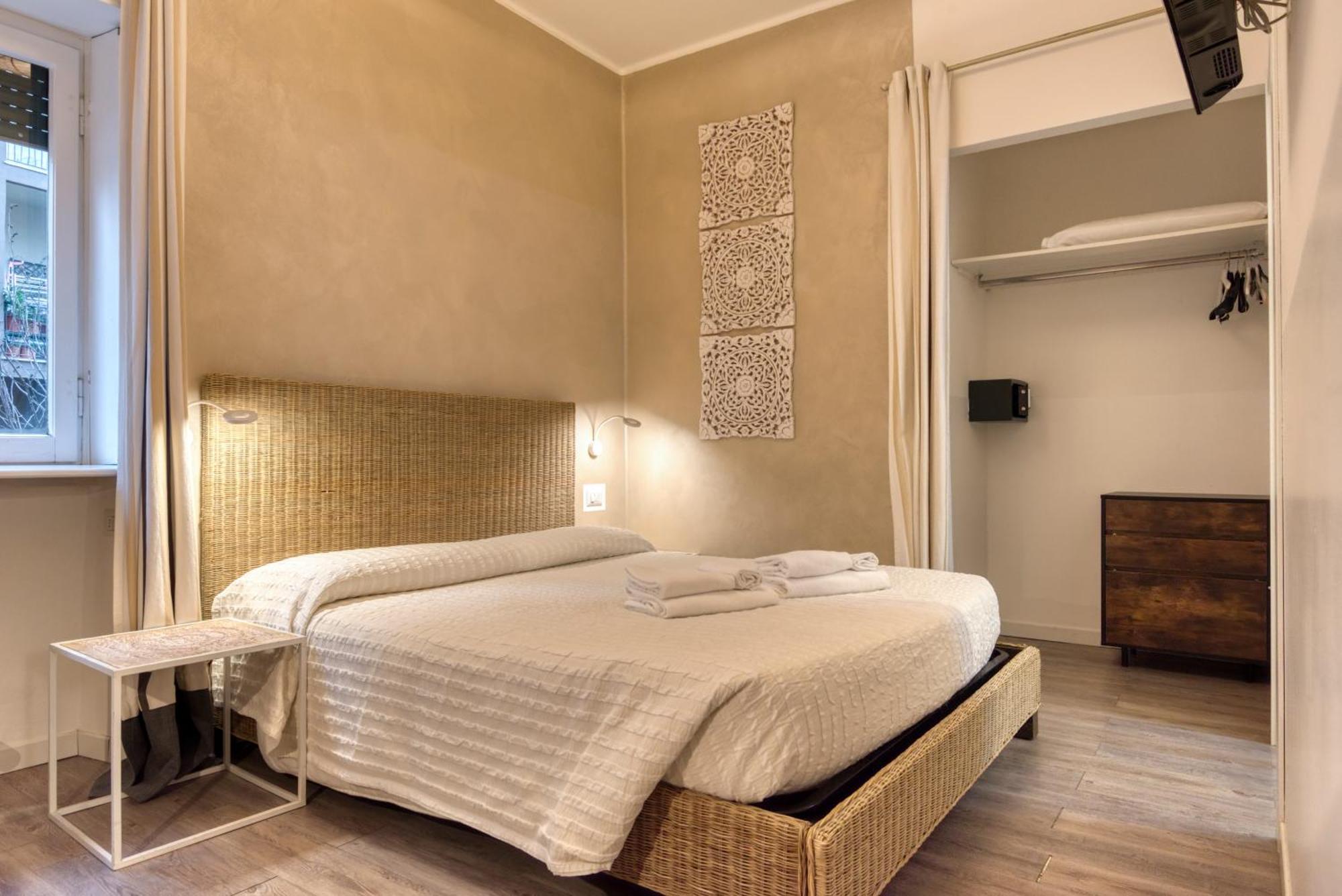 Double Room Private Bathroom
