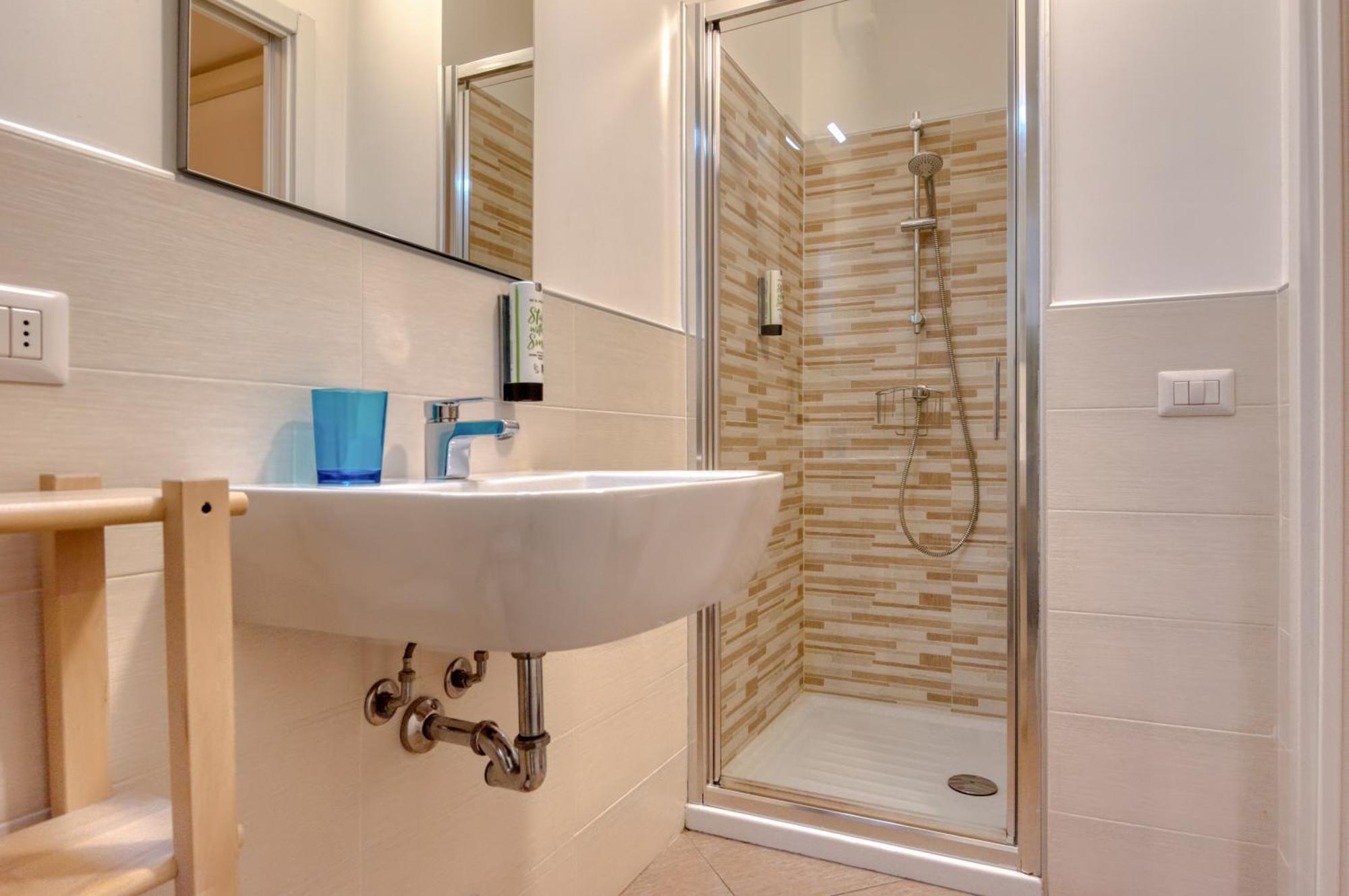 Twin Room Private Bathroom