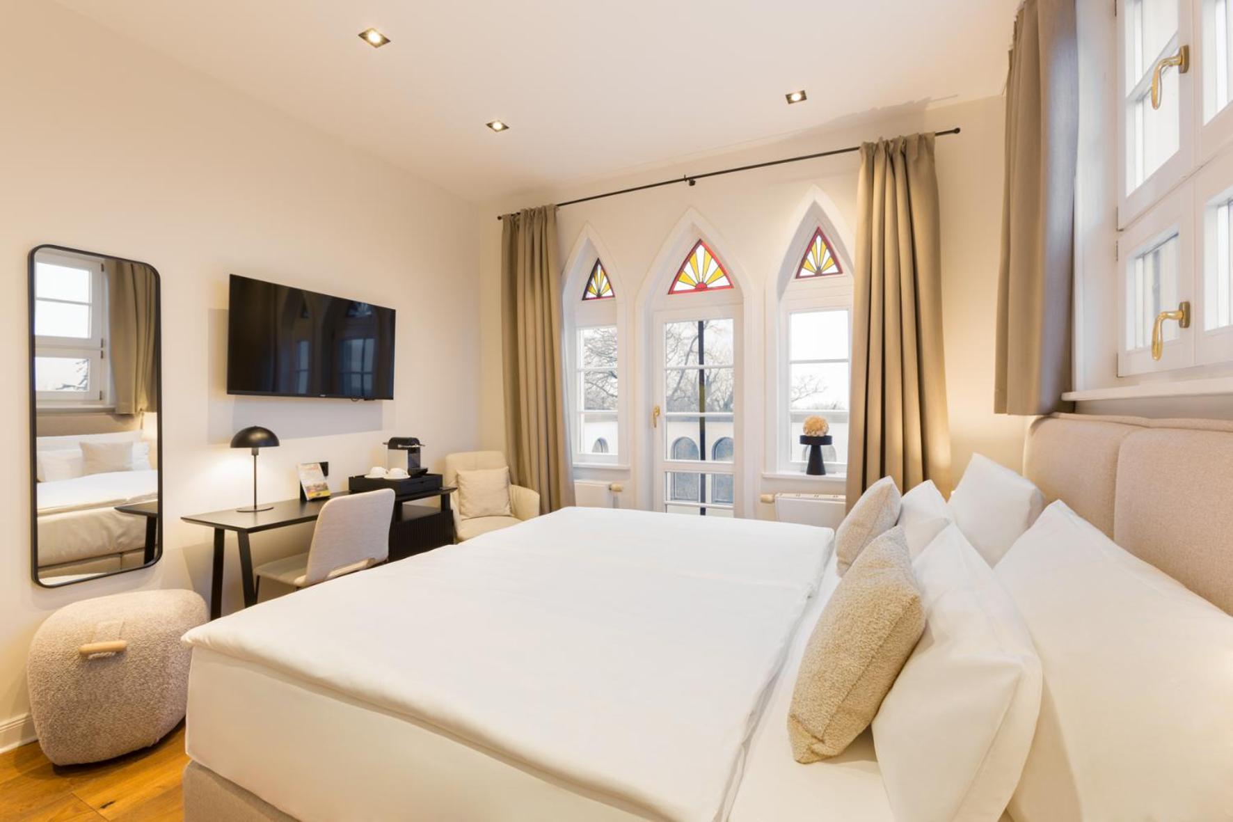 Deluxe Double Room Sea View Balcony Separate Building
