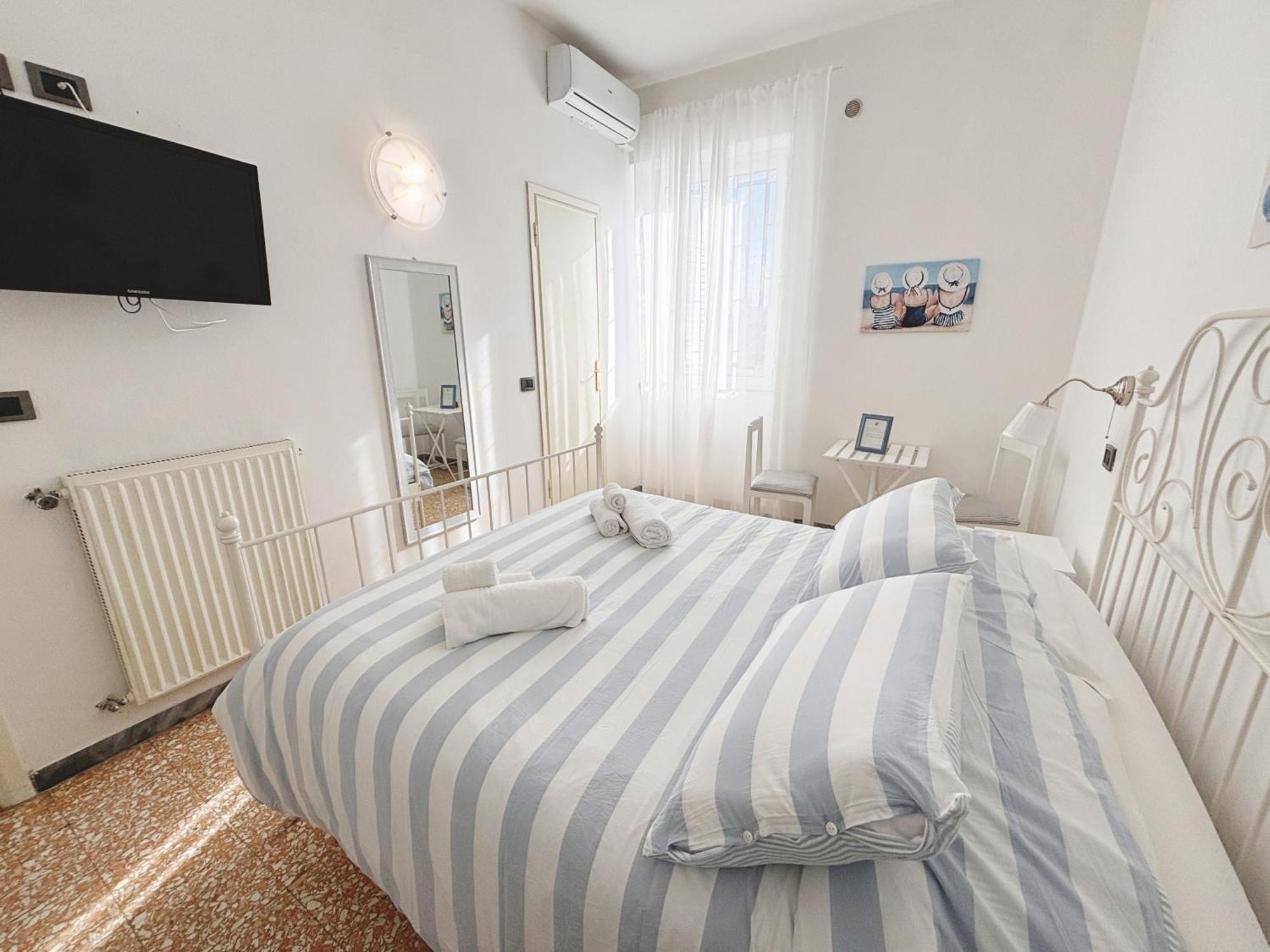 Double Room Private Bathroom