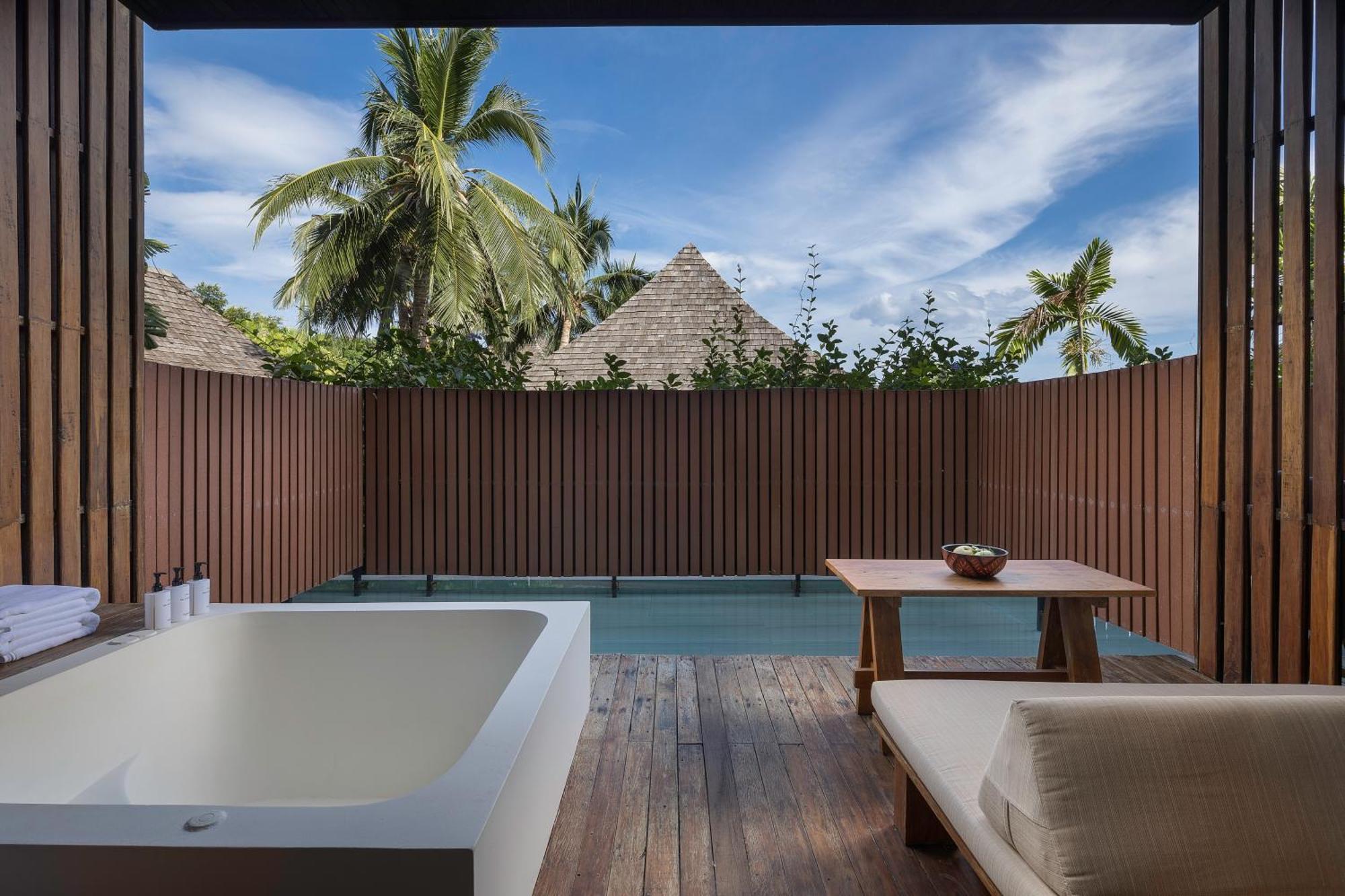 Jacuzzi Deluxe