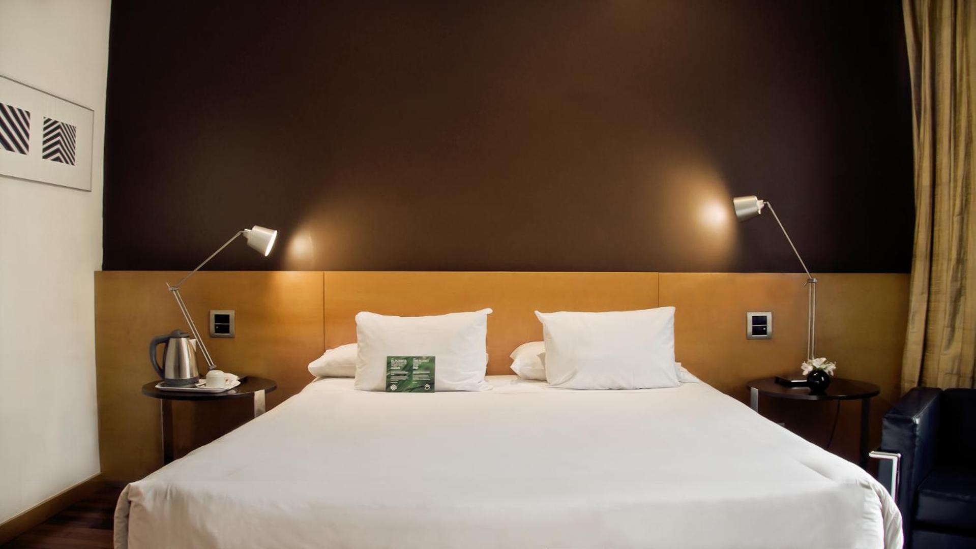 725 Double Room