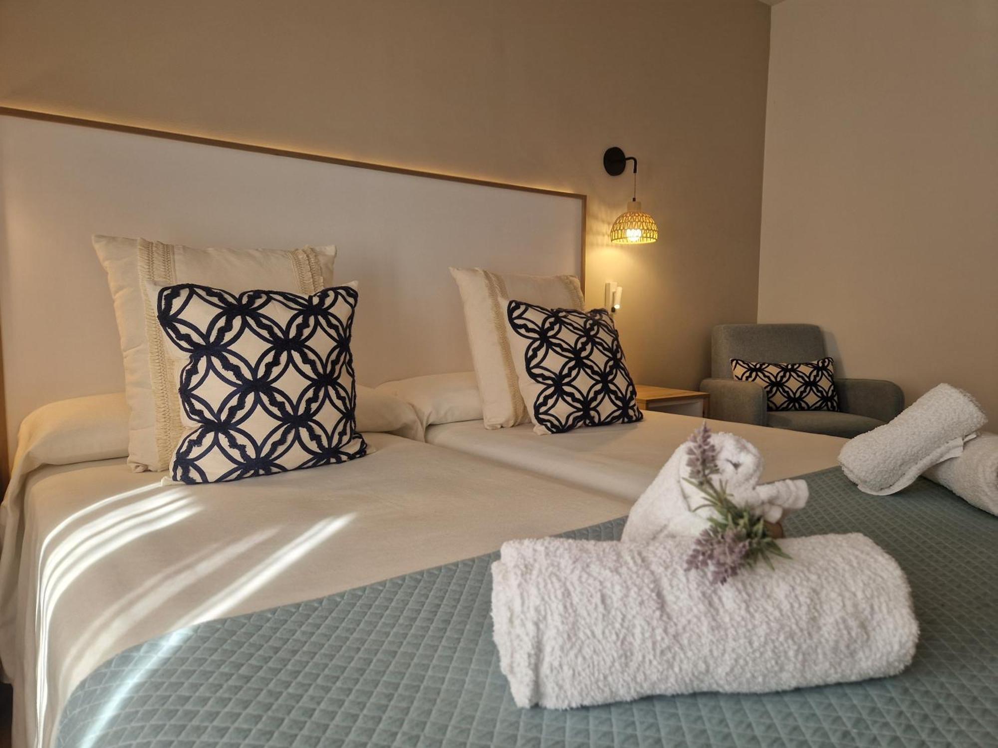 Double Room Balcony Side Sea View