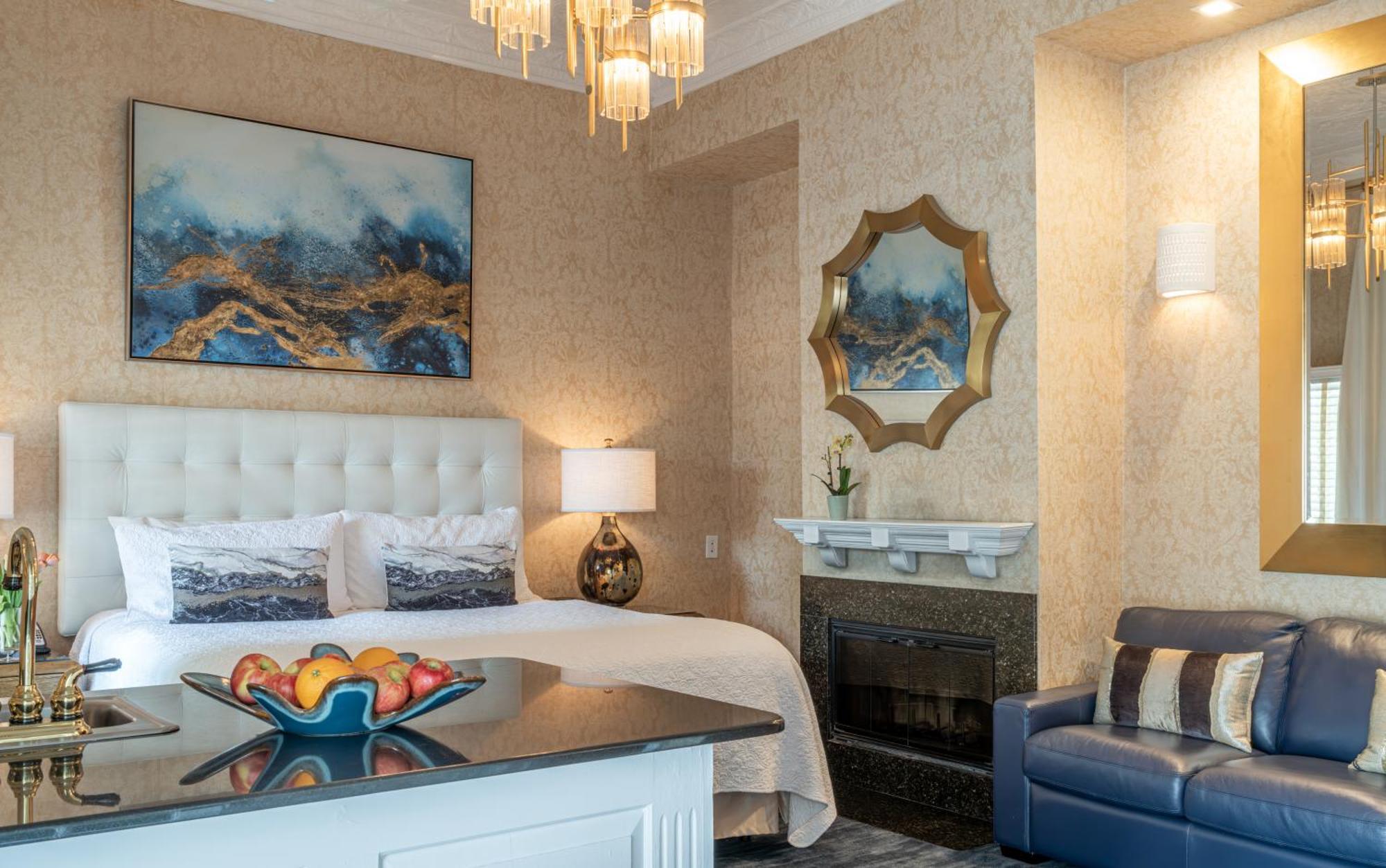 Deluxe King Room