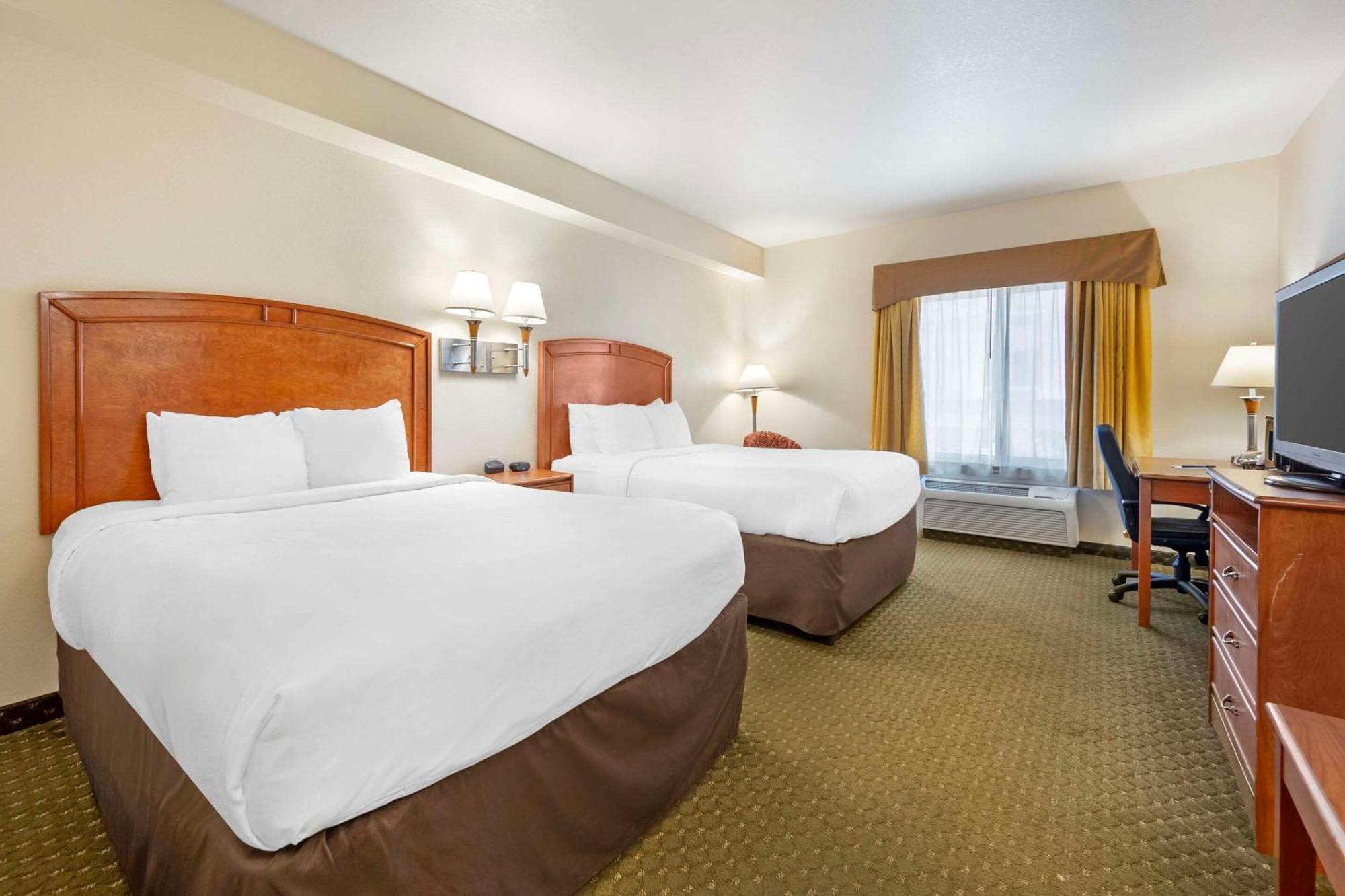Queen Room with Two Queen Beds - Non-Smoking