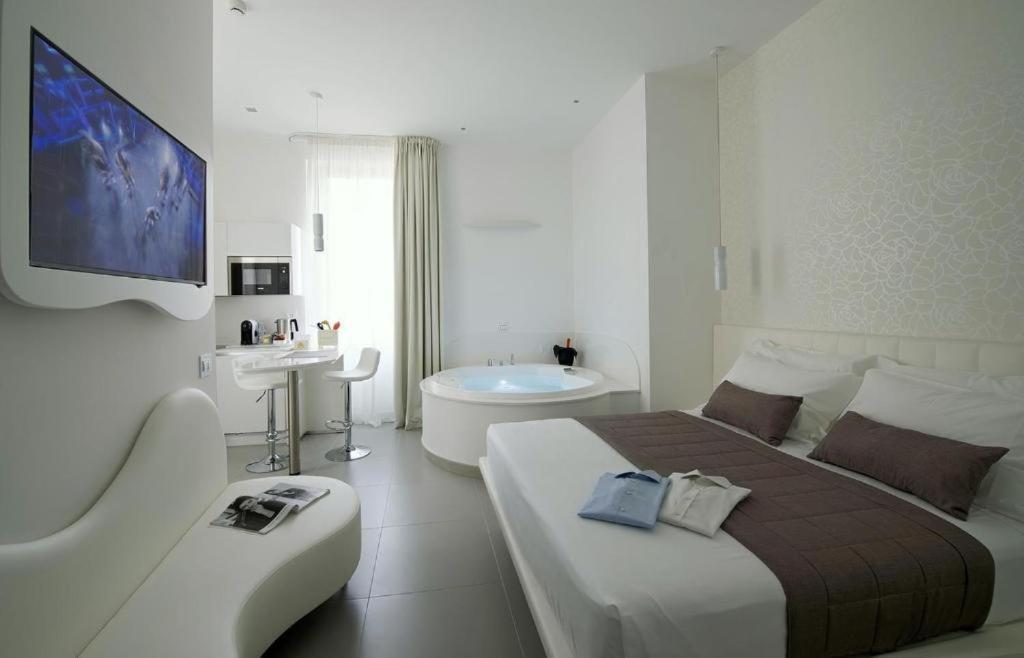 Studio Spa Bath