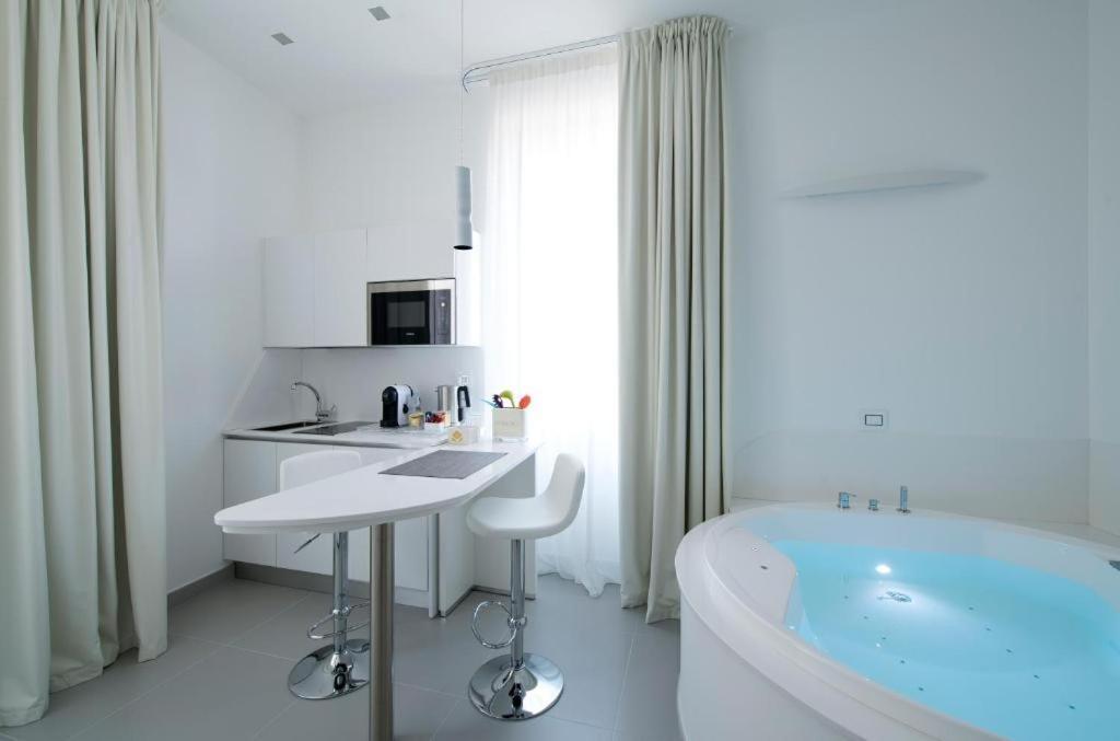 Studio Spa Bath