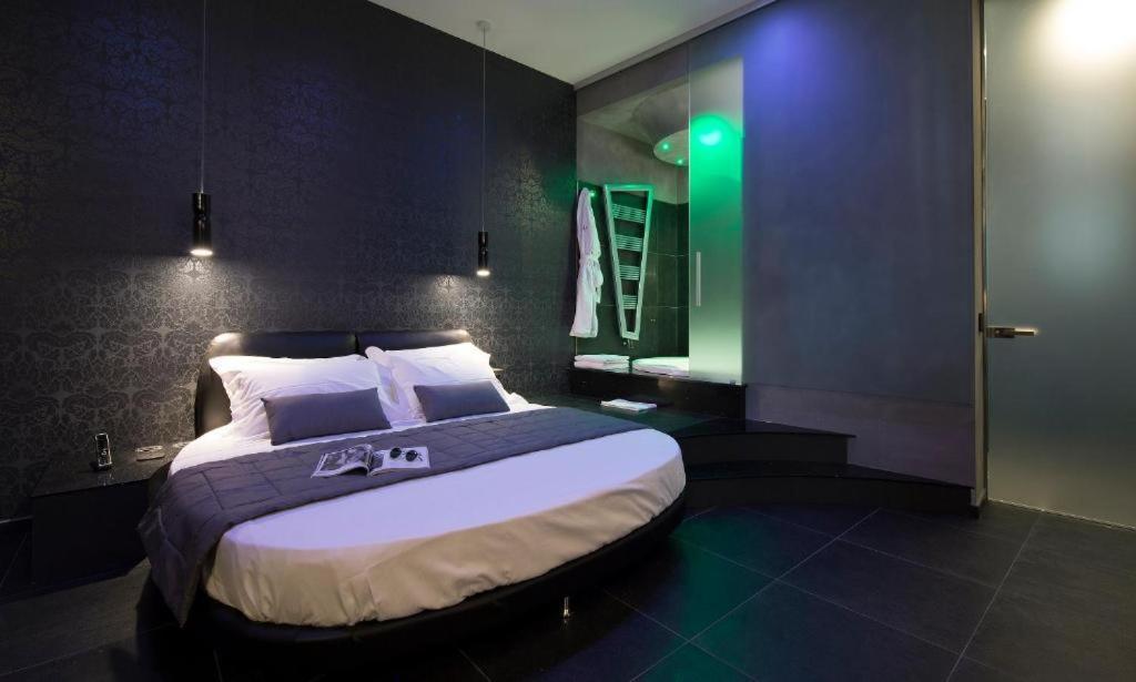 Apartment Spa Bath