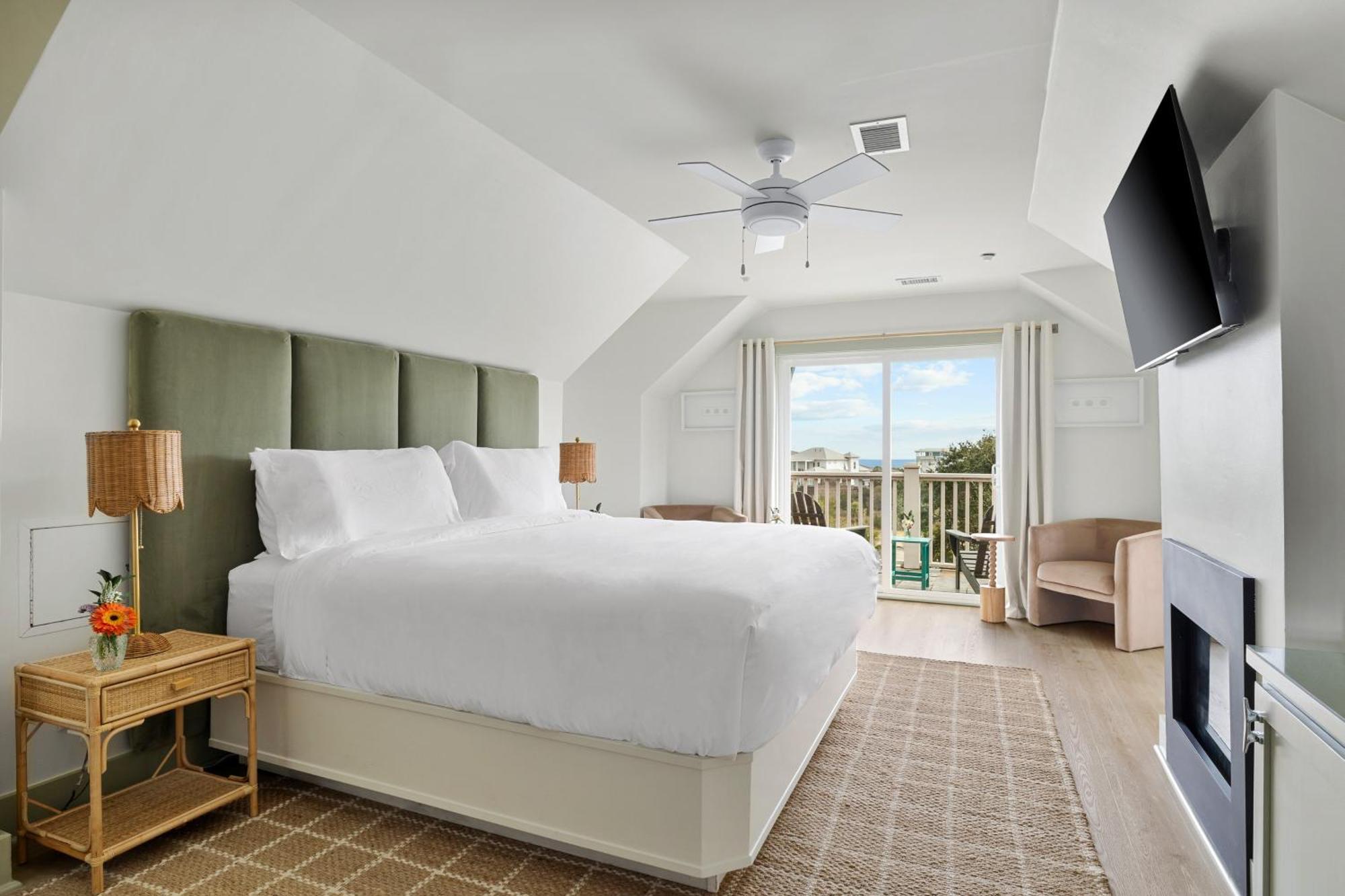 Top Floor King Suite Ocean View