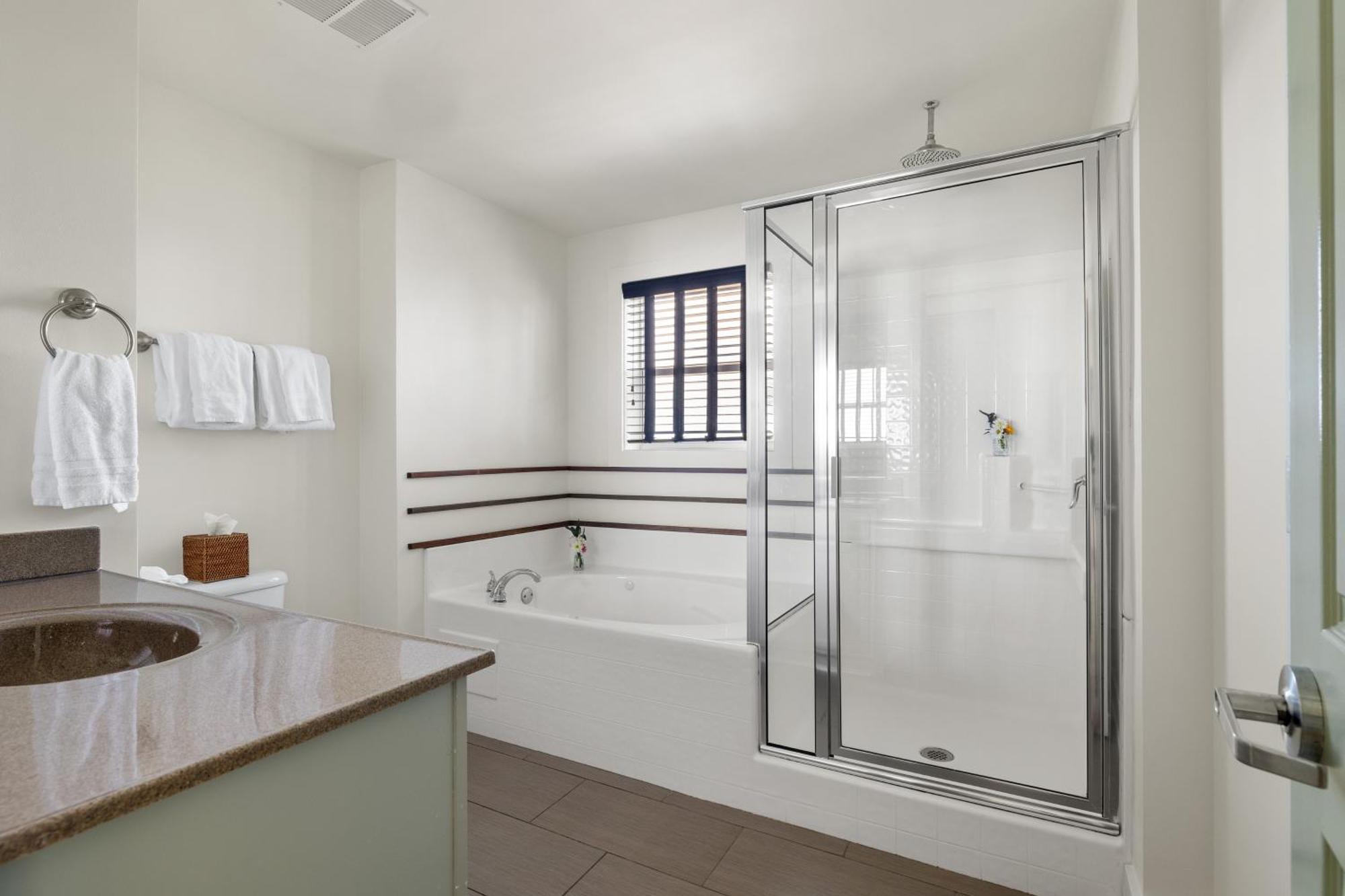Top Floor King Suite Ocean View
