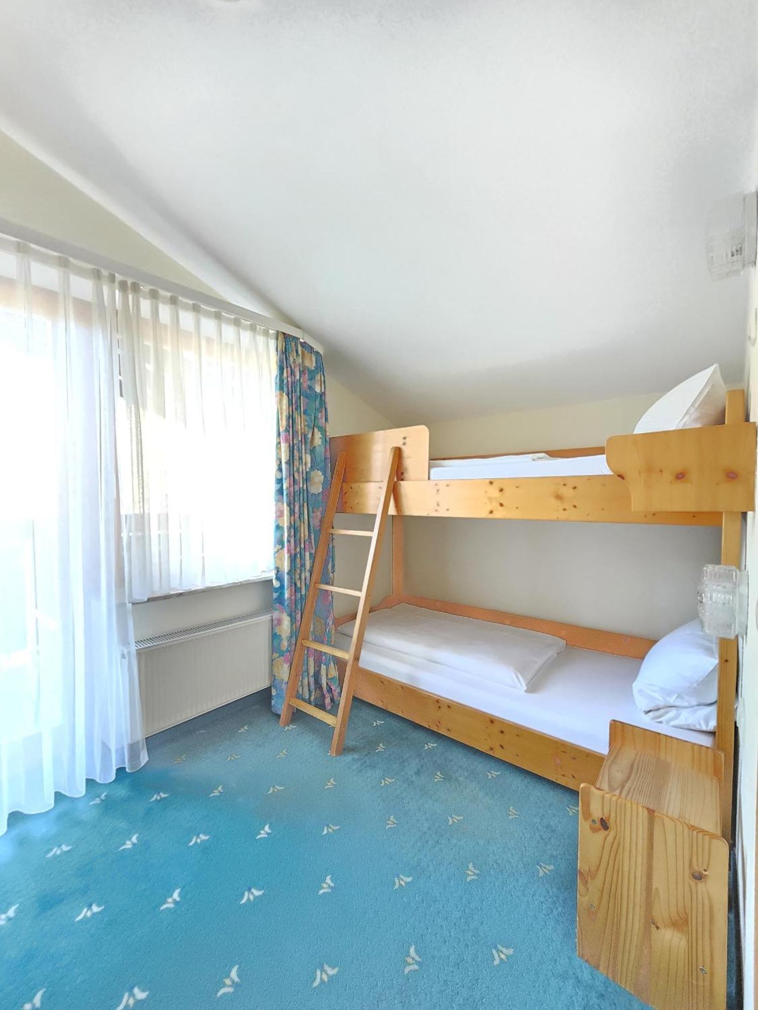 Deluxe Family Suite